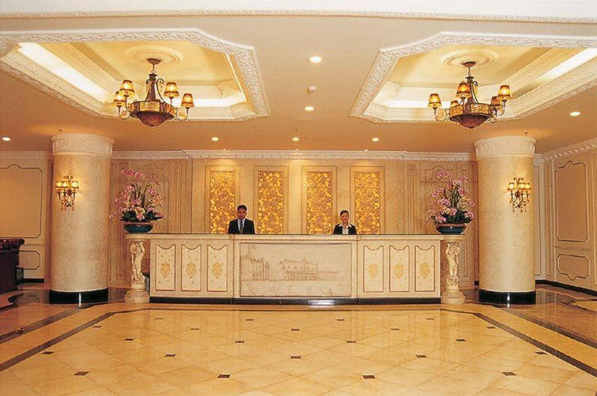 Hotel Lk Metropole 4*