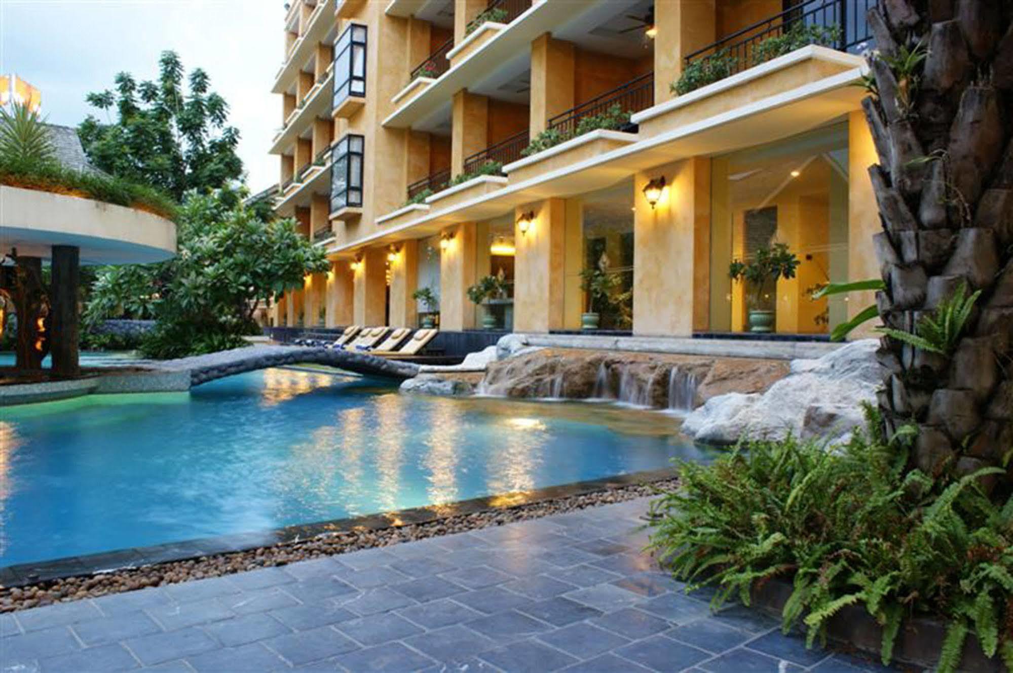 Resort Lk Mantra Pura