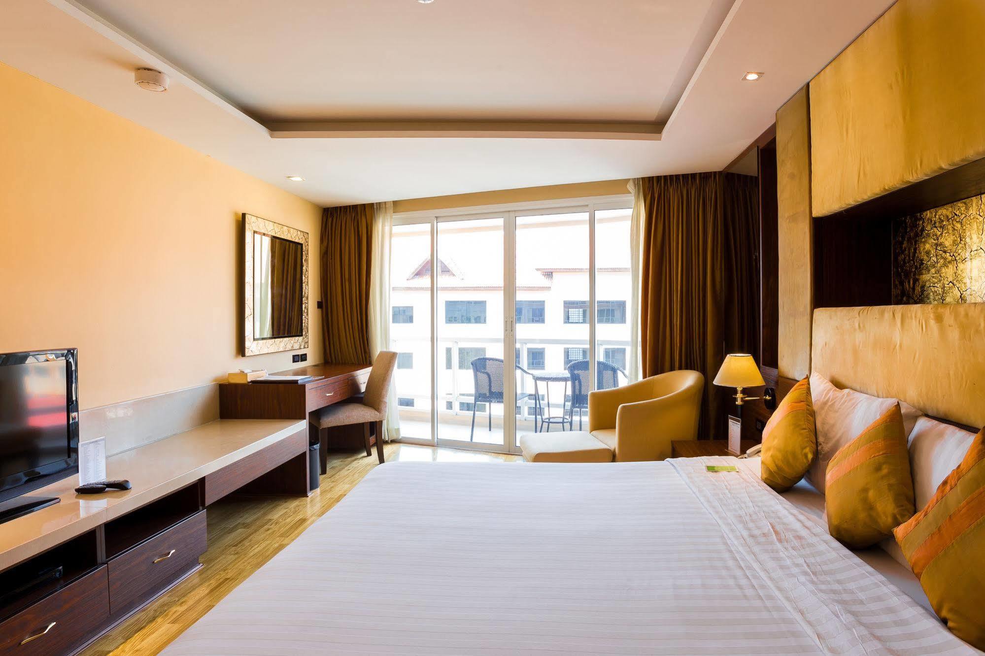 Nova Gold 4* Pattaya