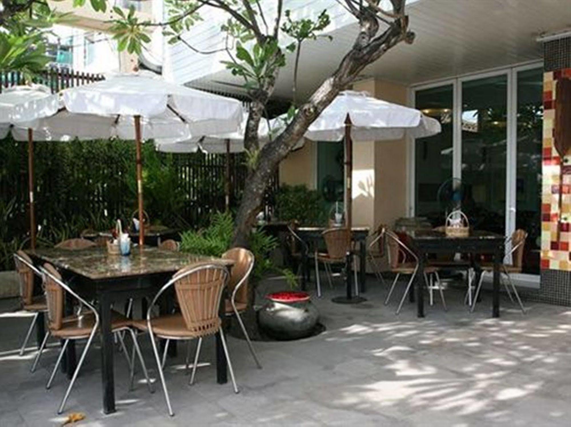 Baboona Beachfront Living Hotel 3*