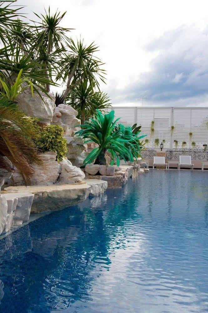 Hotel Lk Premier