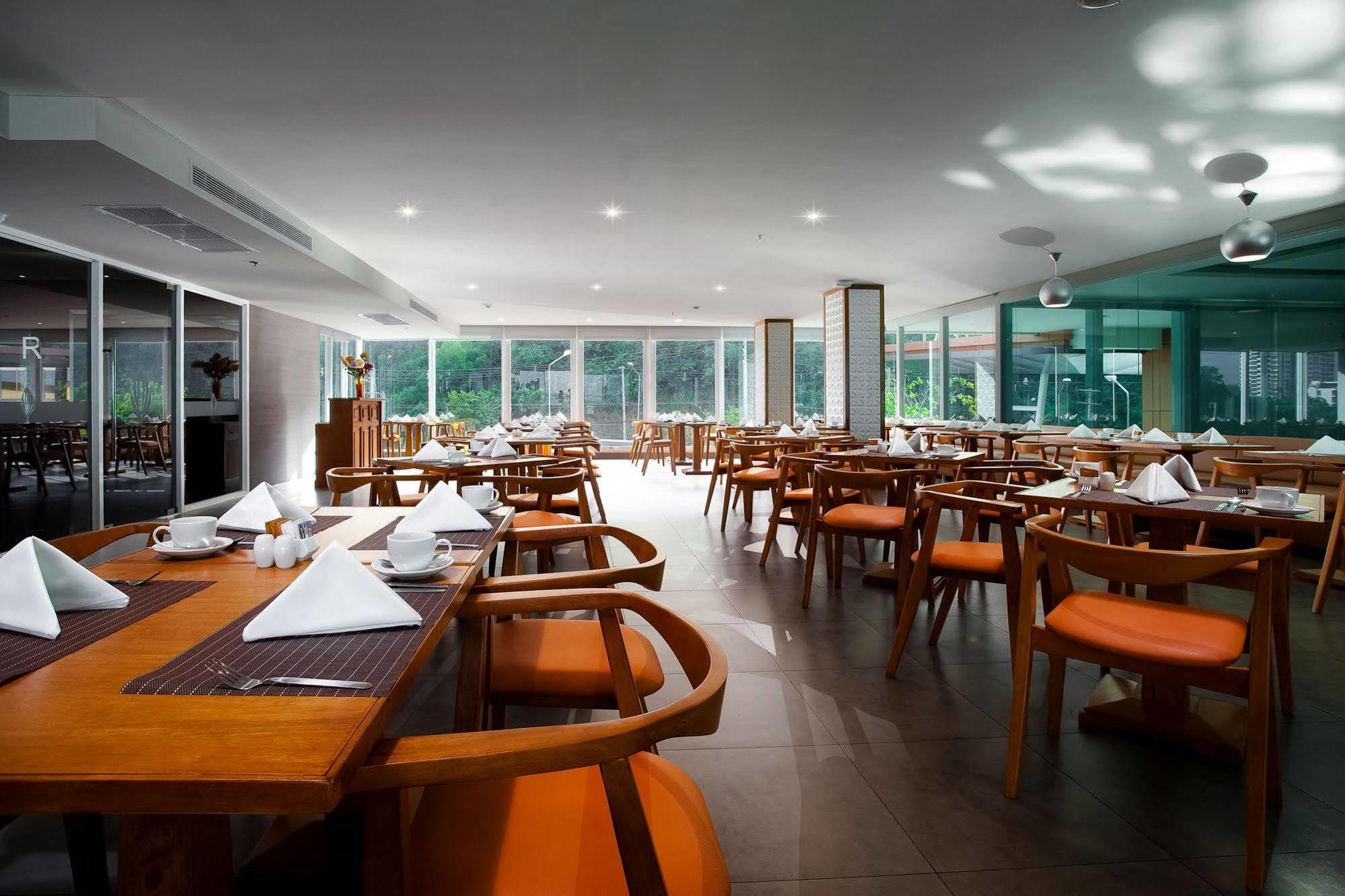 Balihai Bay Hotel 4*