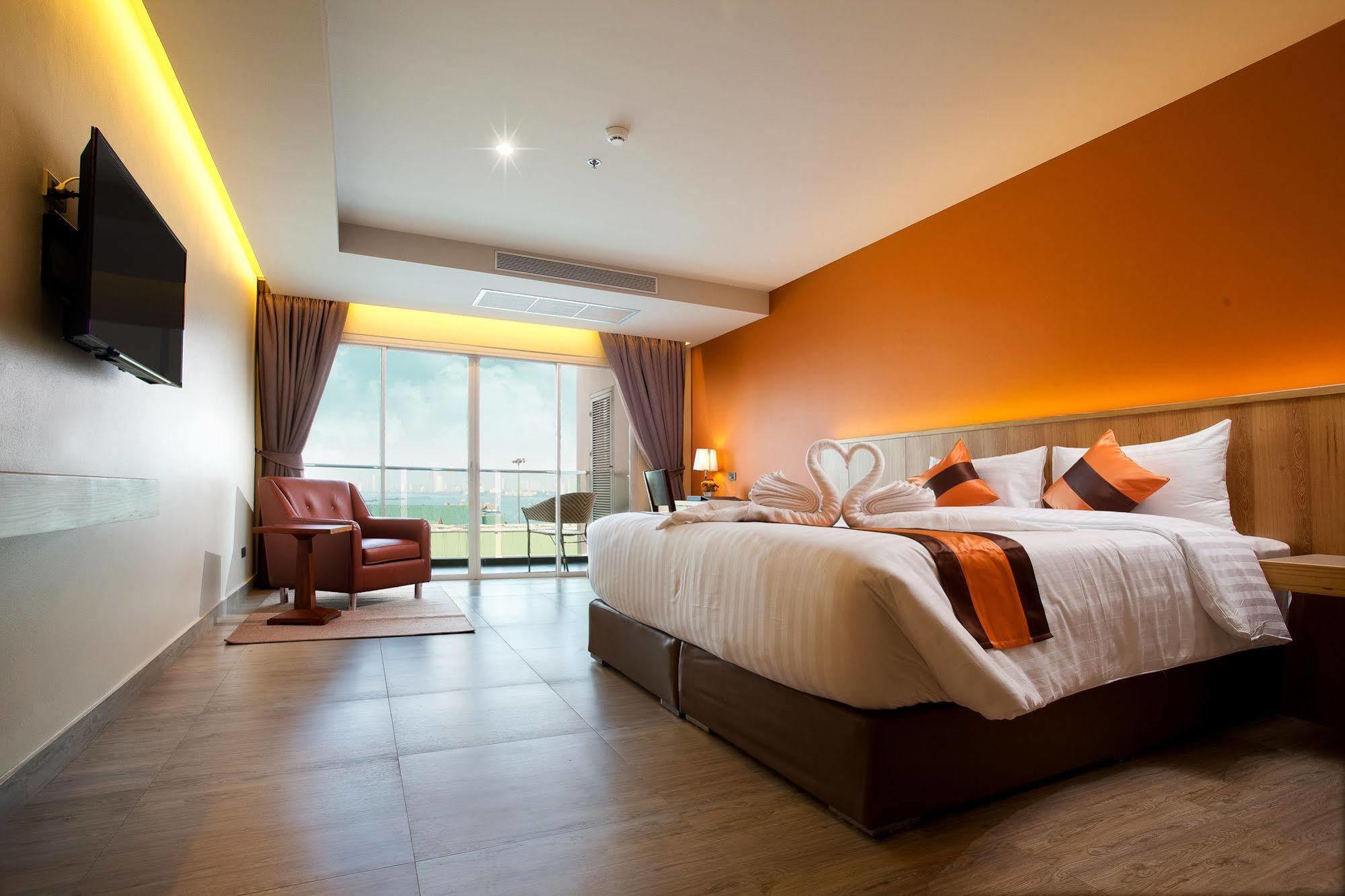 Hotel Balihai Bay 4*