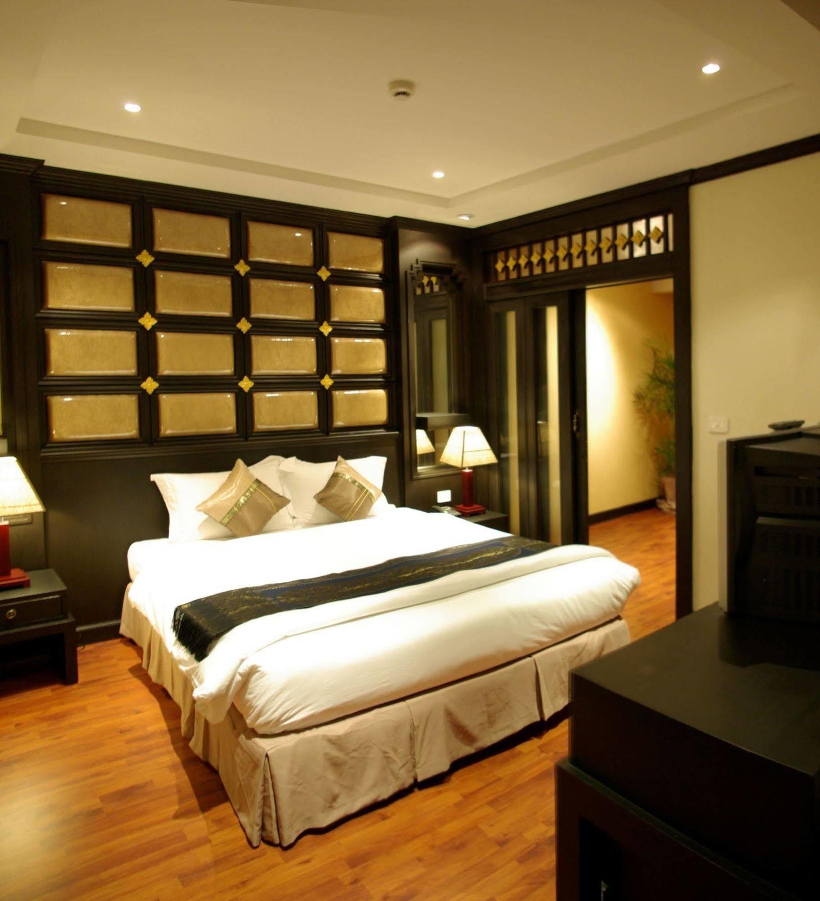 Hotel Mike Garden - Sha Extar 4*