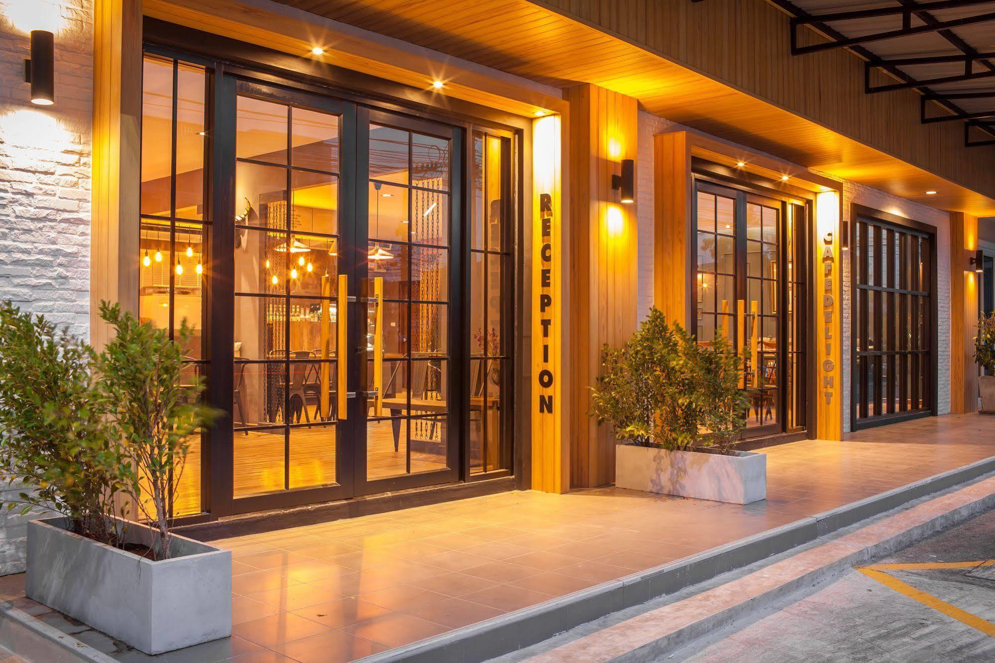 Oyo 488 Delight Hotel