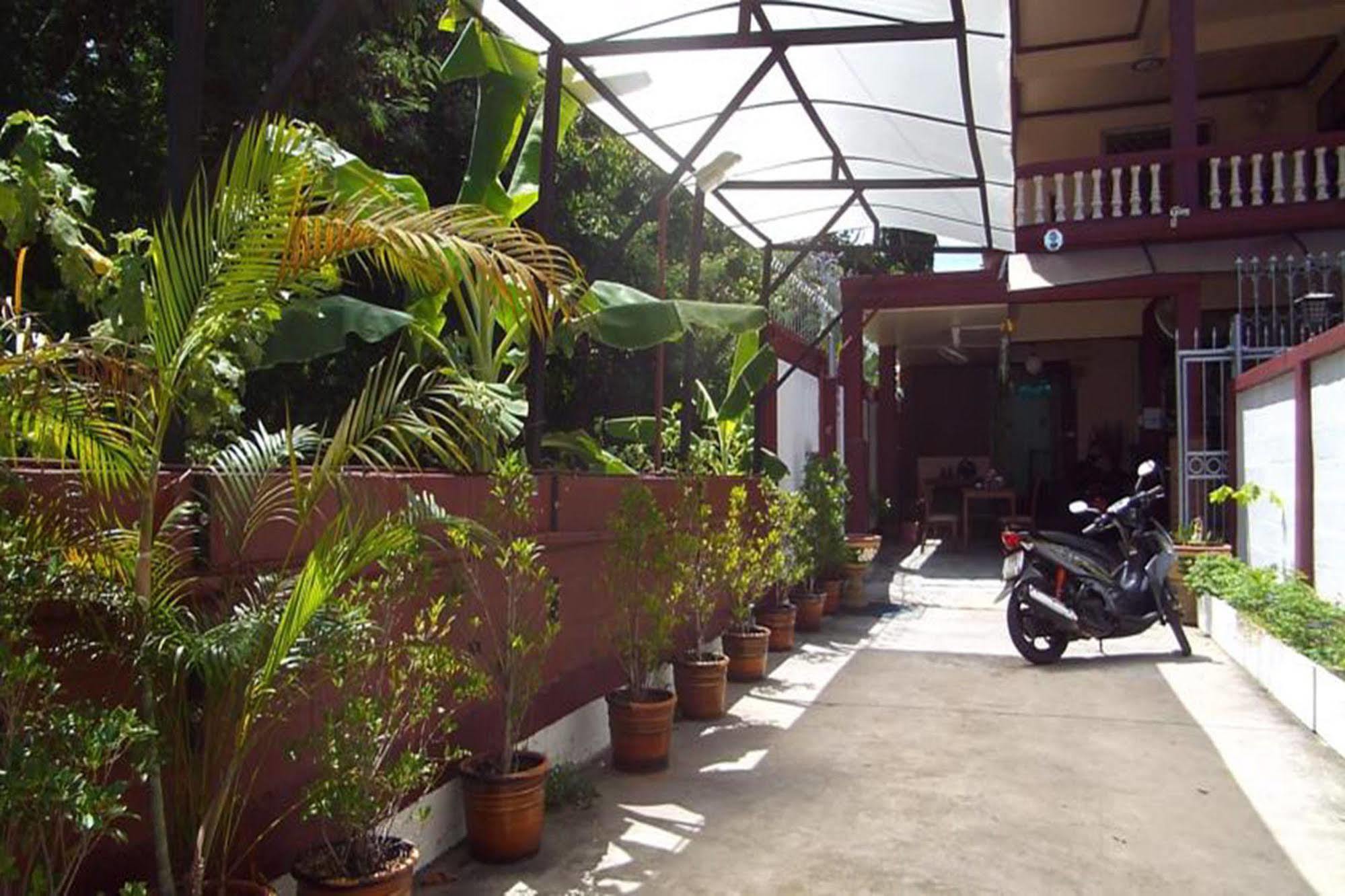 A&M Villa Pattaya 3*