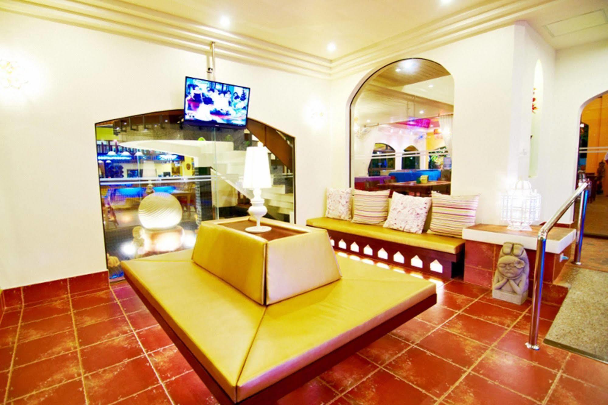 Peace Hotel Pattaya