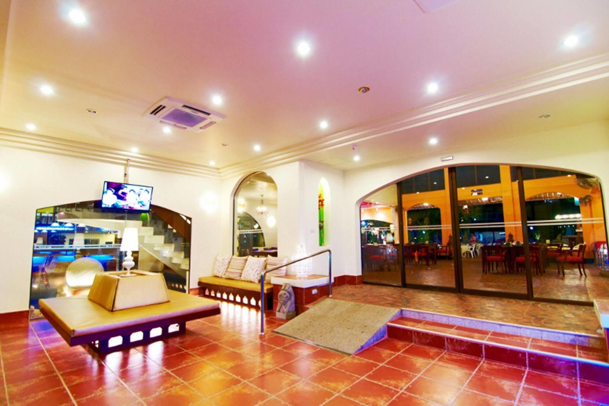 Peace Hotel 3*
