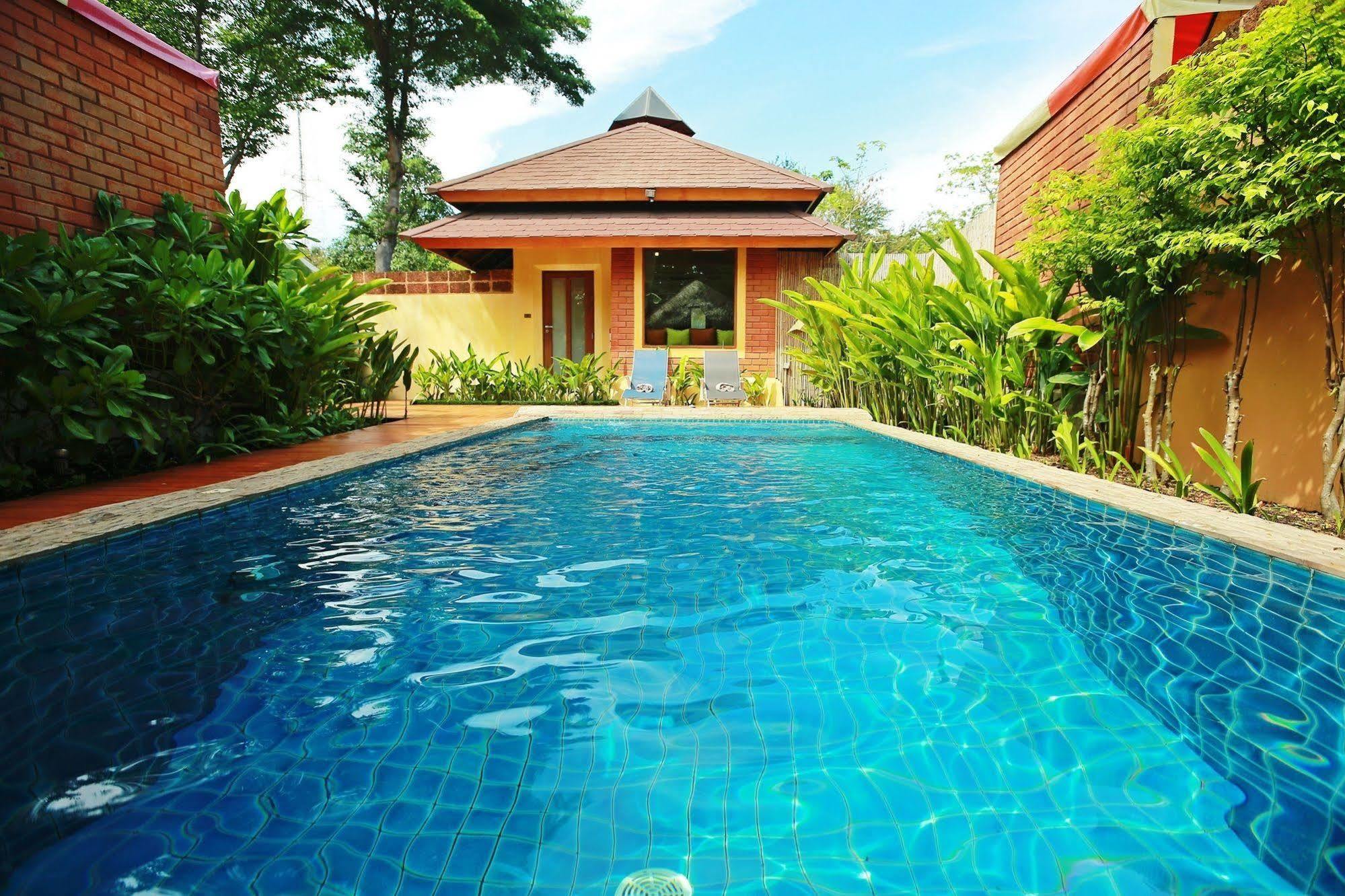Resort Chic+ Chill @eravana 4*