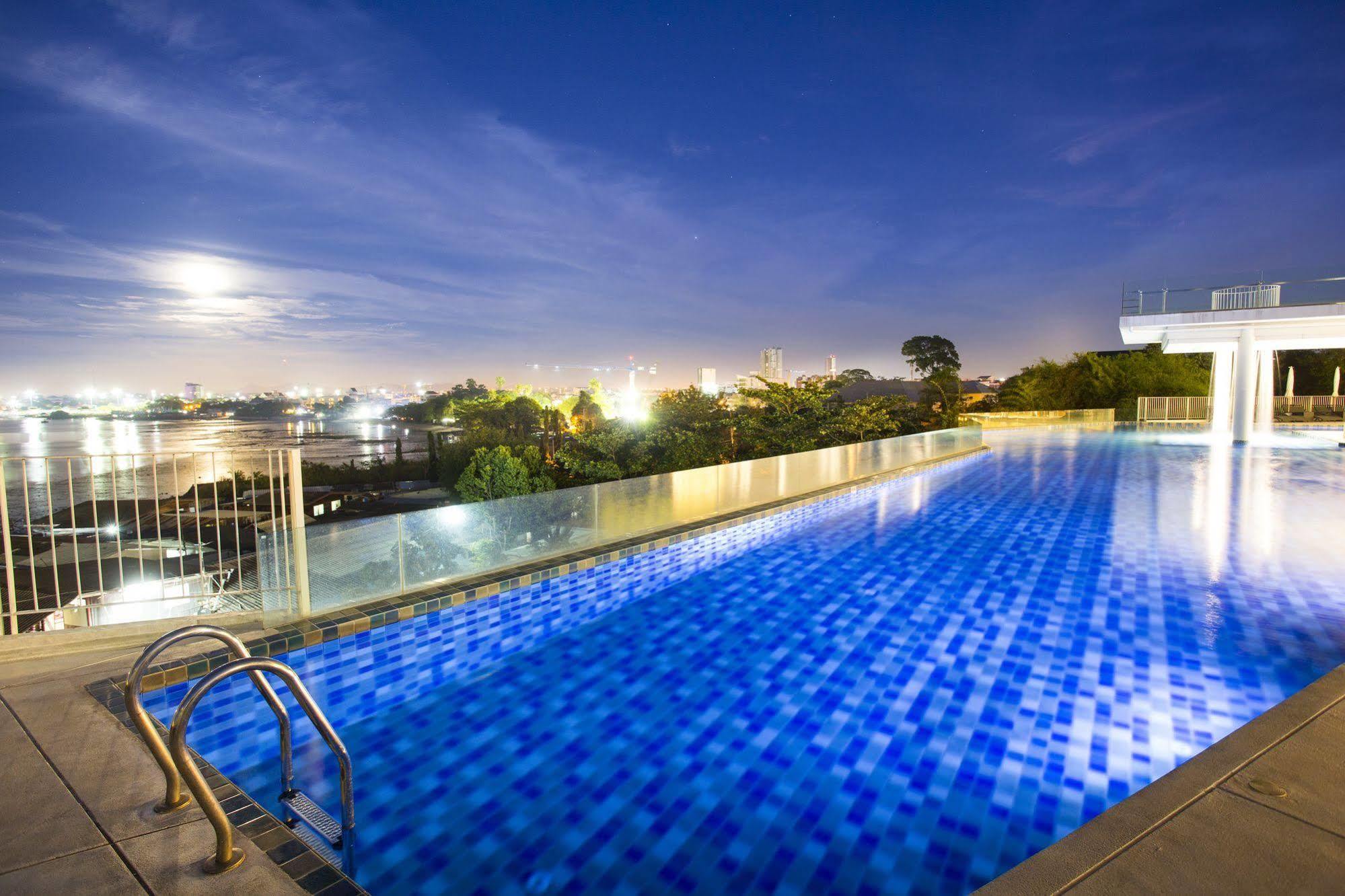 Tsix5 Hotel