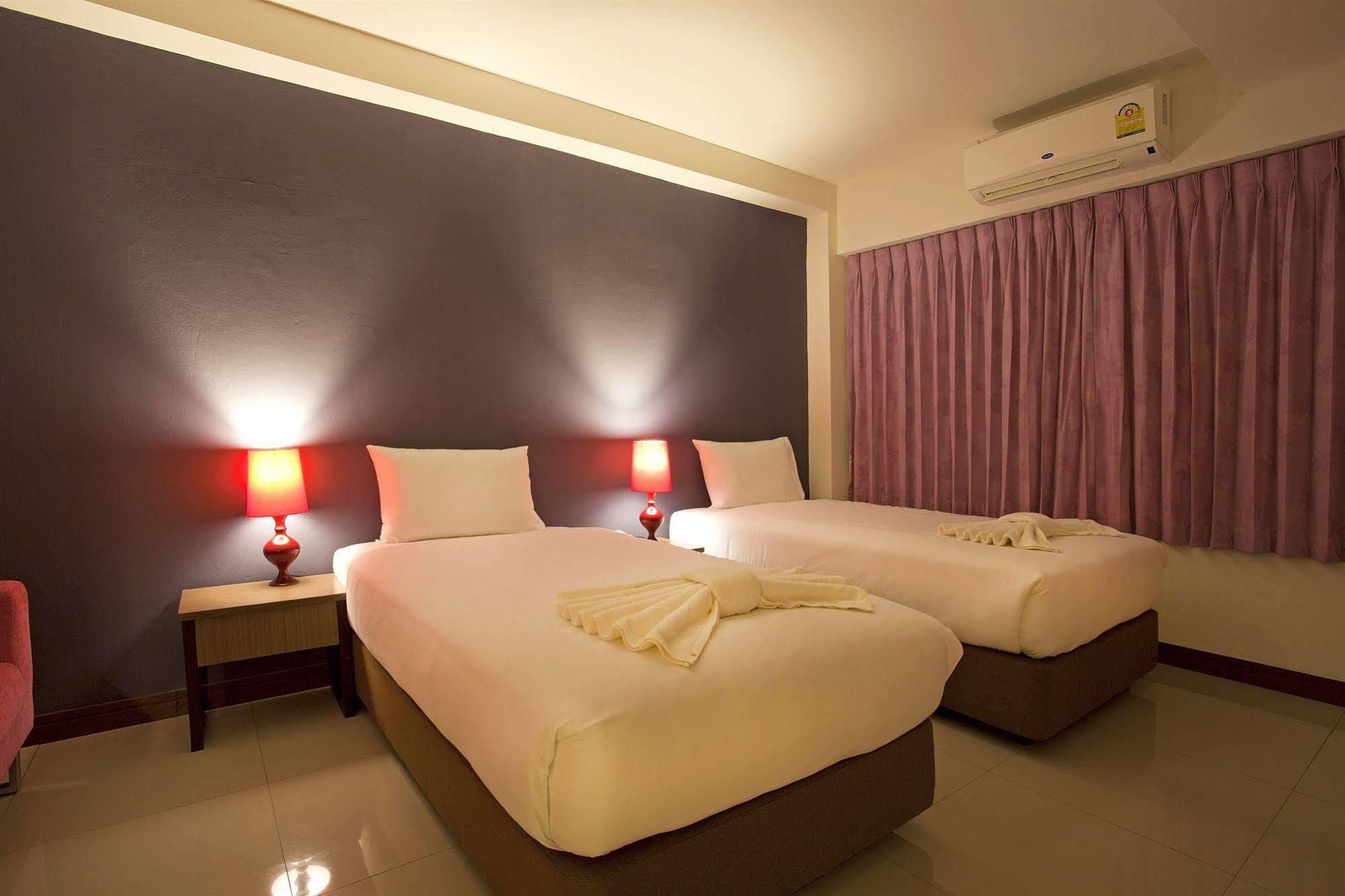 Wiz Hotel 3*