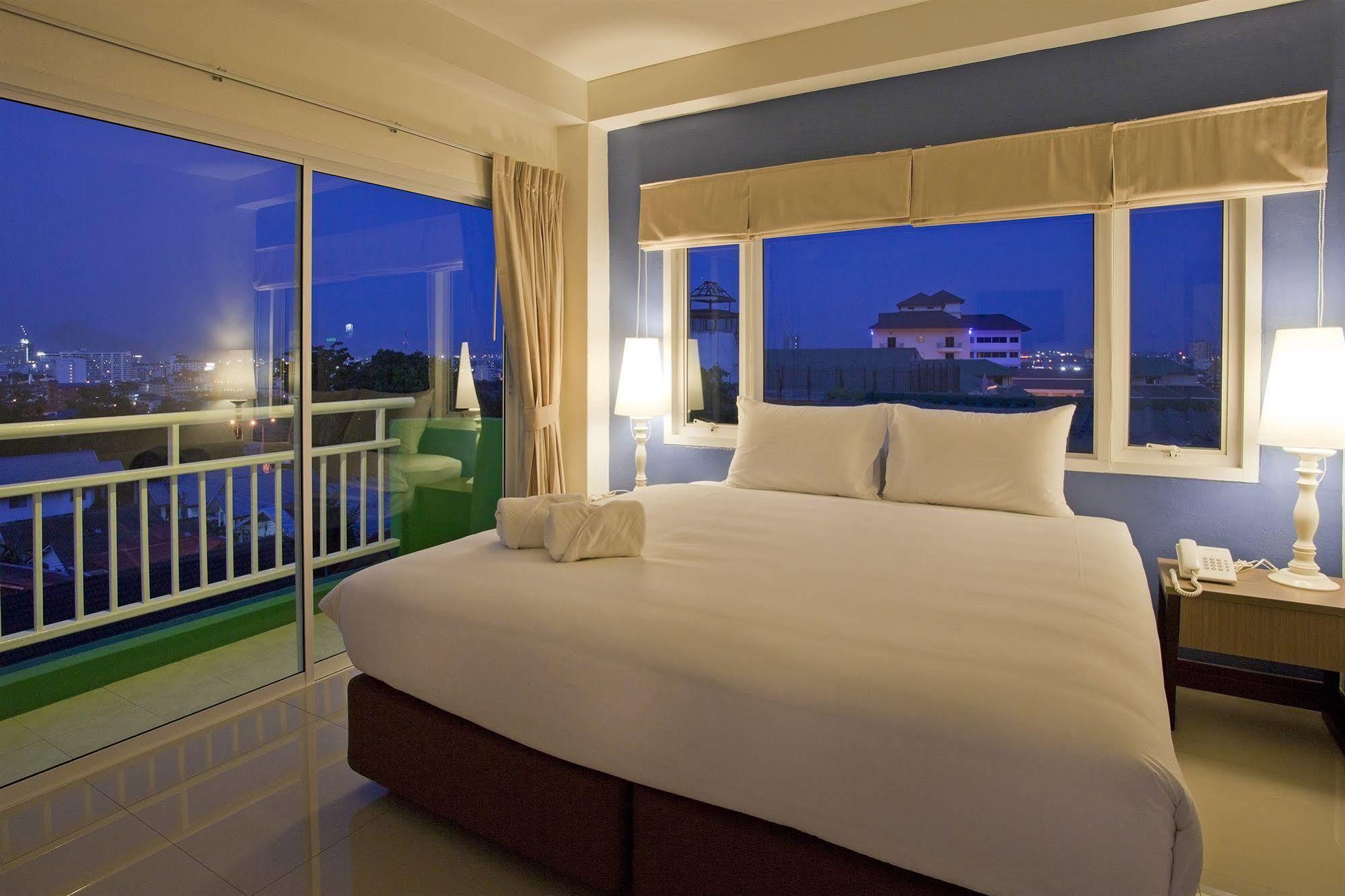 Wiz Hotel 3*