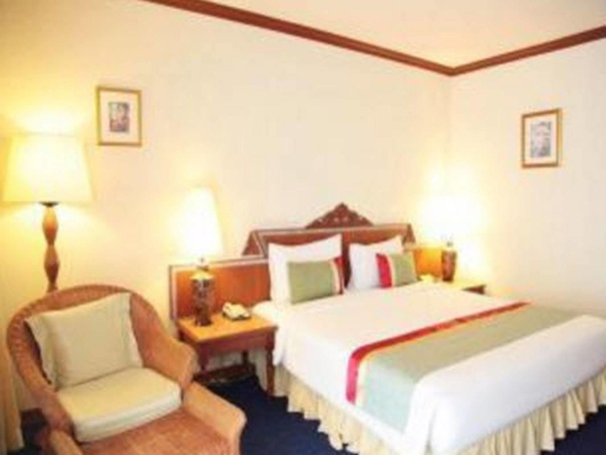 Hotel Sabai Sabana 4*