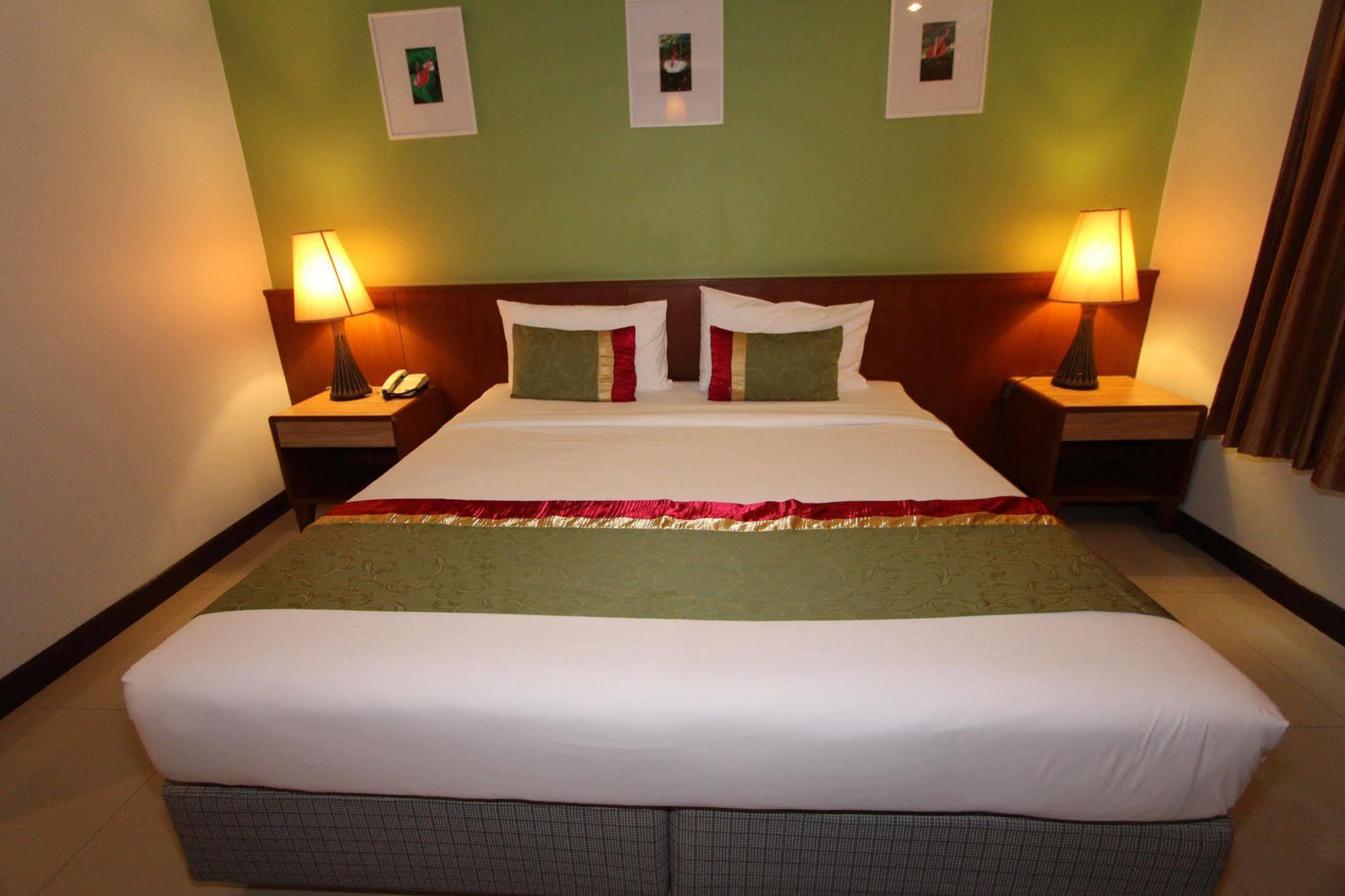 Sabai Sabana Hotel 4*