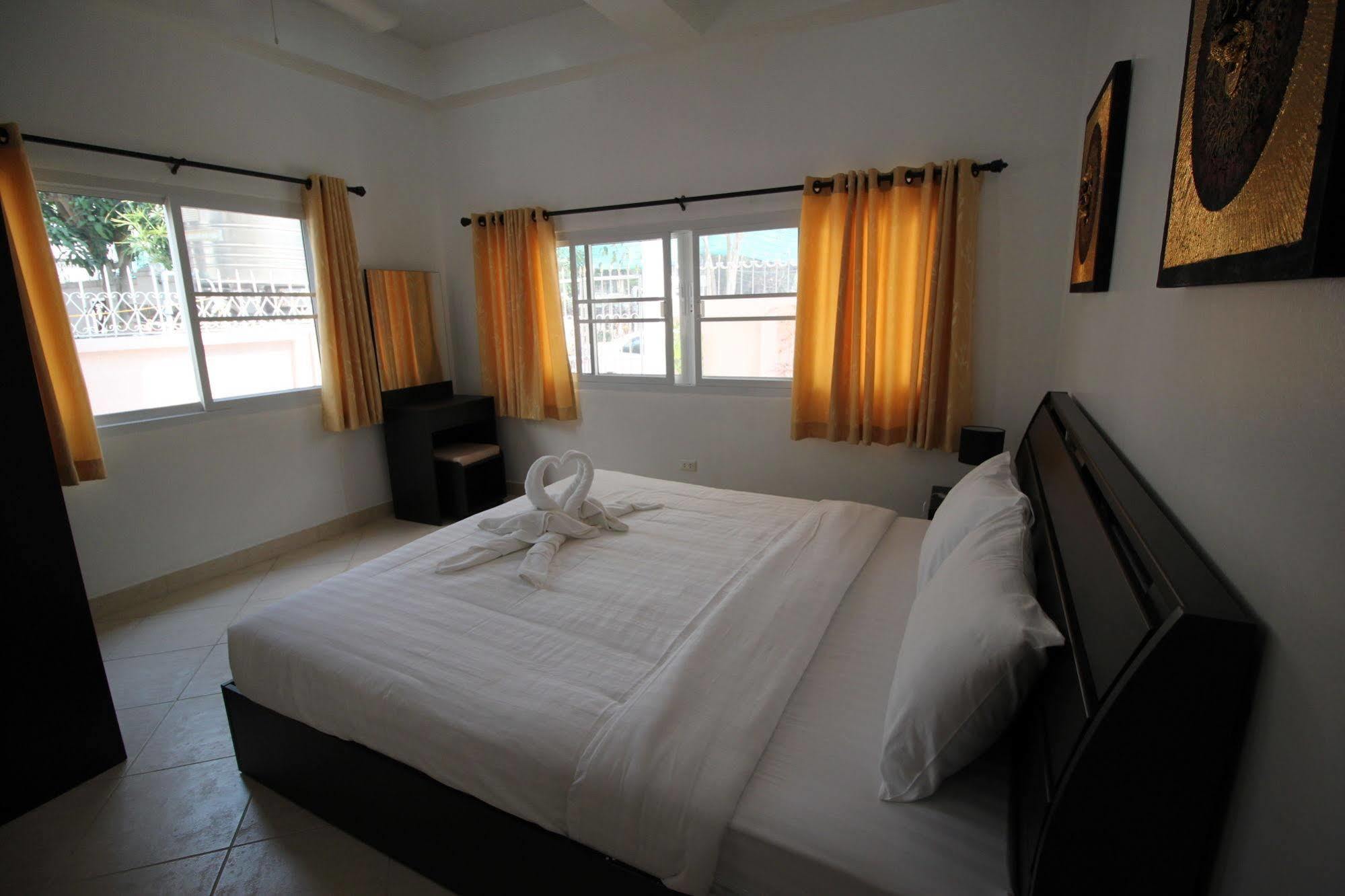 Naklua Pool By Sunny Rentals Pattaya