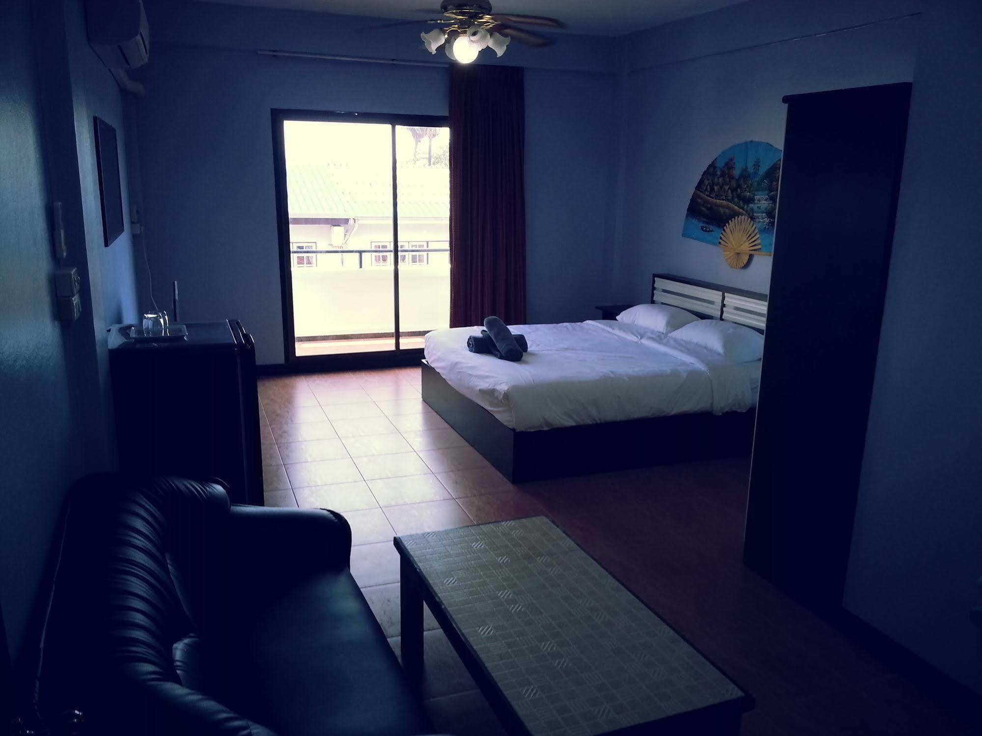 Hotel Oyo 963 Sunshine 2*