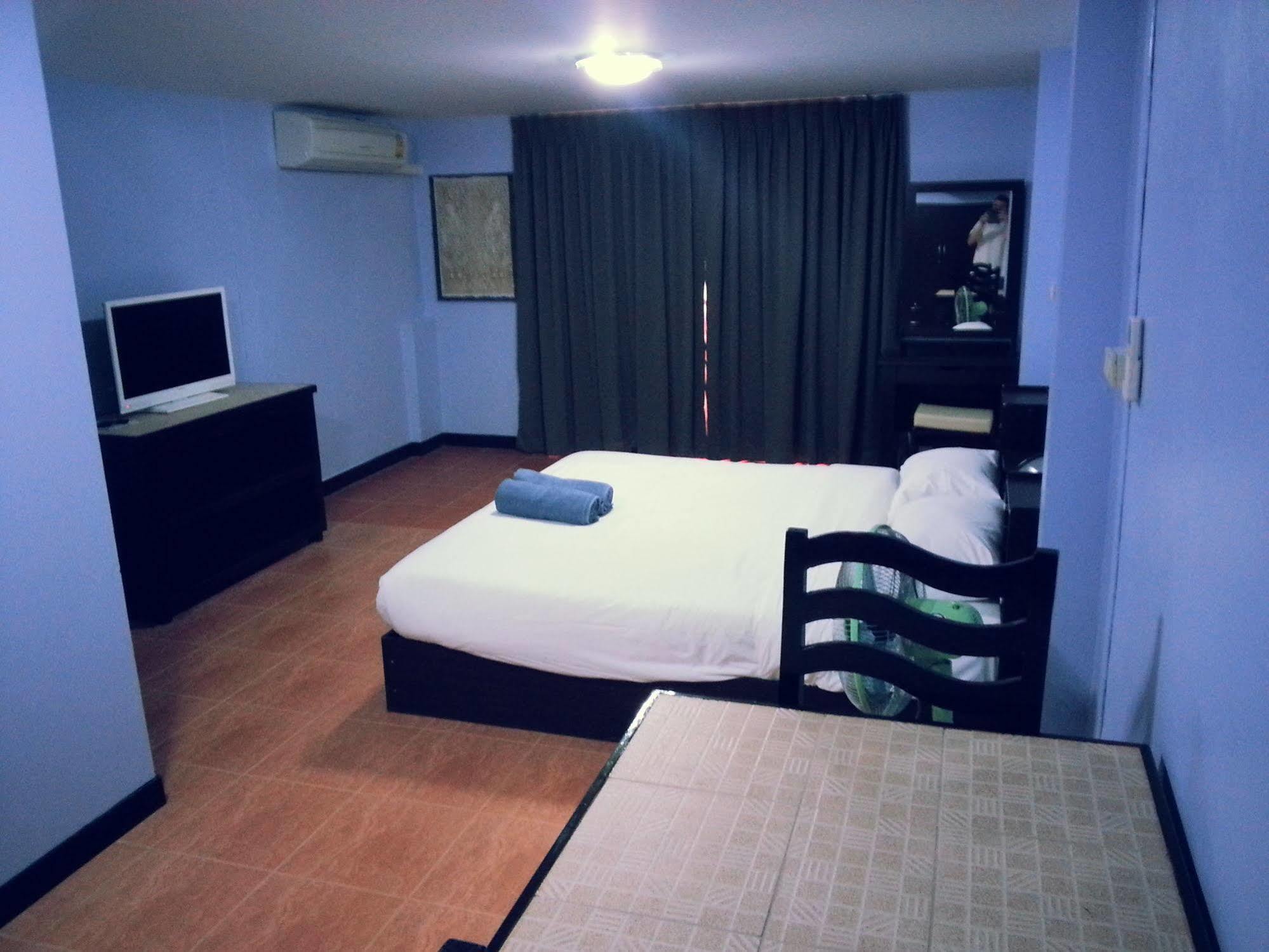 Oyo 963 Sunshine Hotel