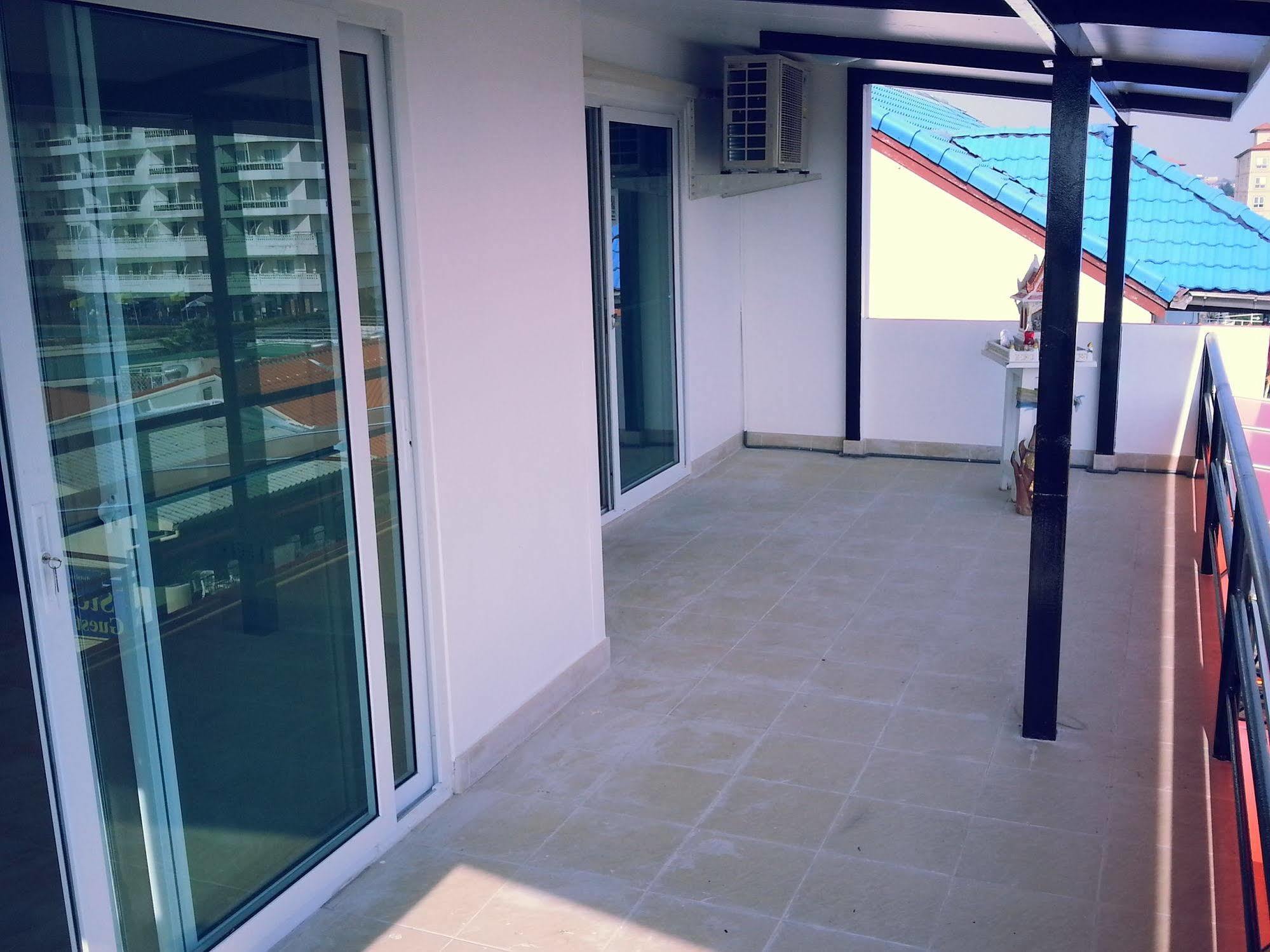 Oyo 963 Sunshine Hotel 2*