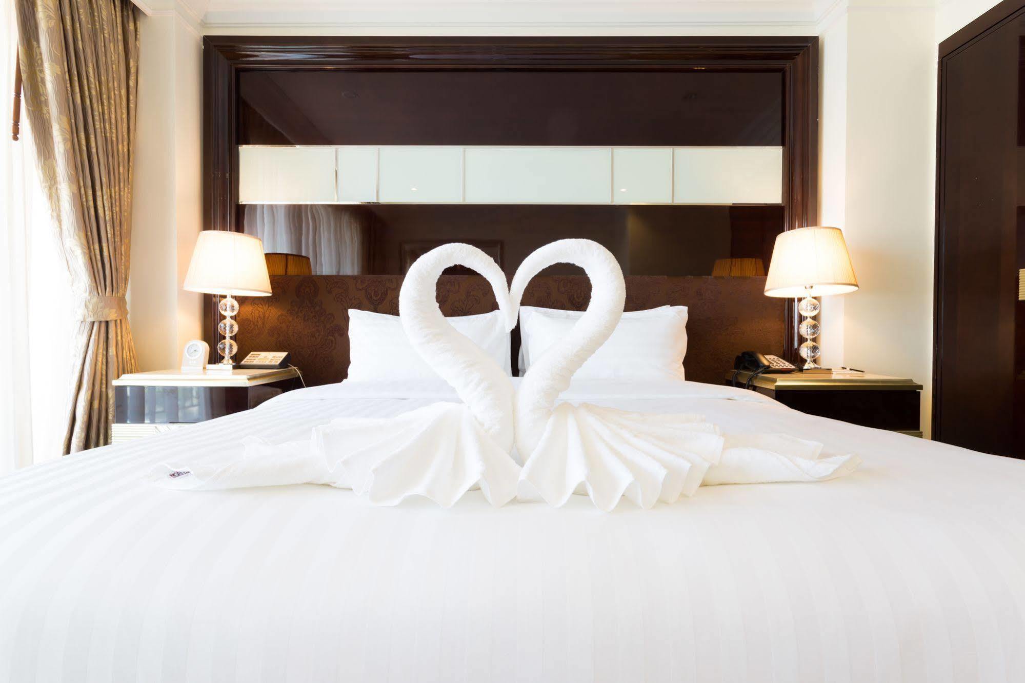 Lk Grand Living Place Hotel