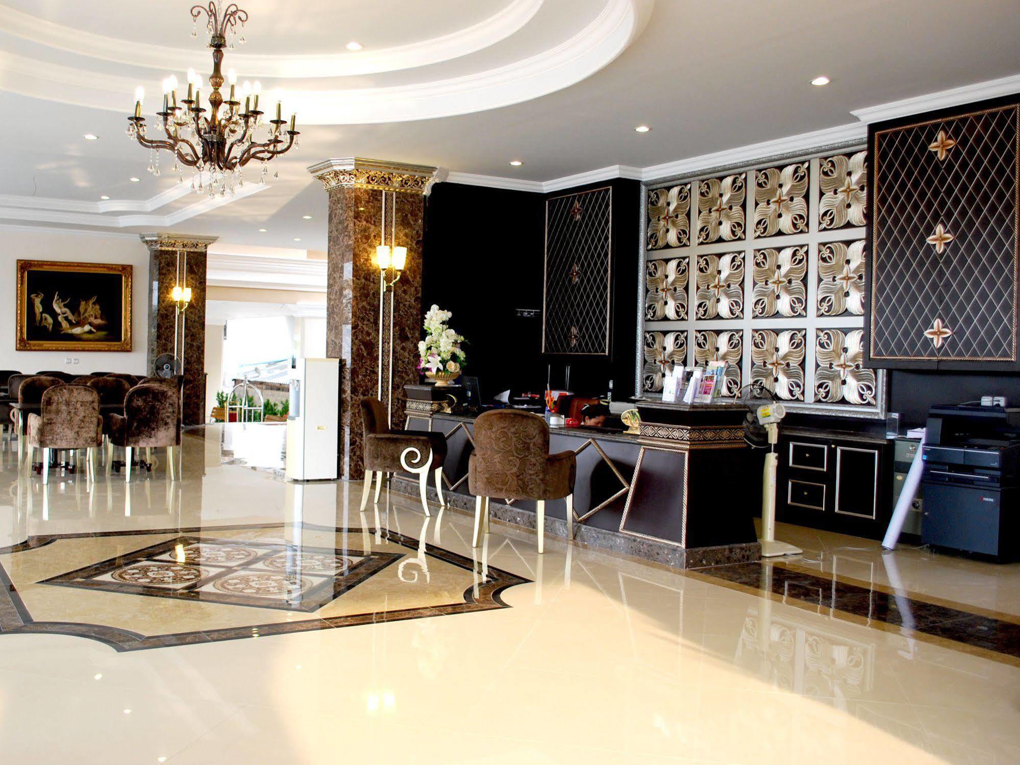 Lk Grand Living Place