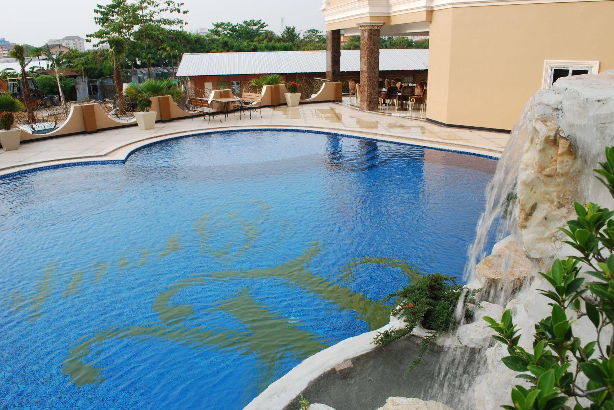 Hotel Lk Grand Living Place