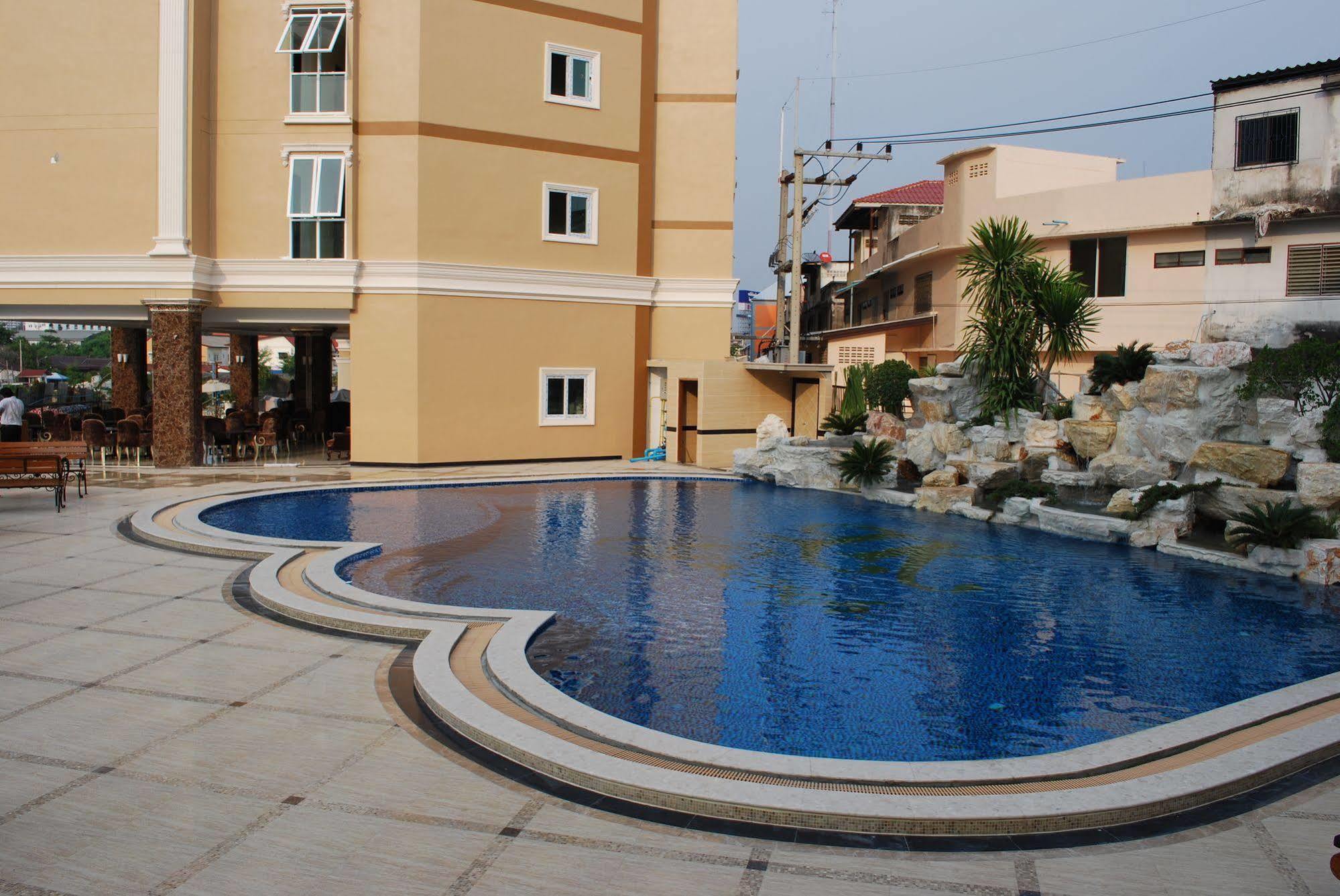 Lk Grand Living Place