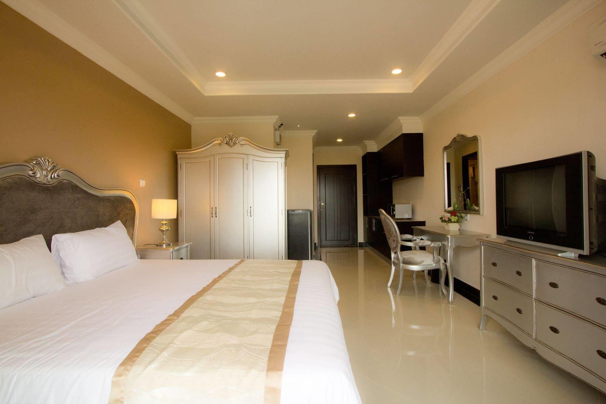 Hotel Lk Grand Living Place