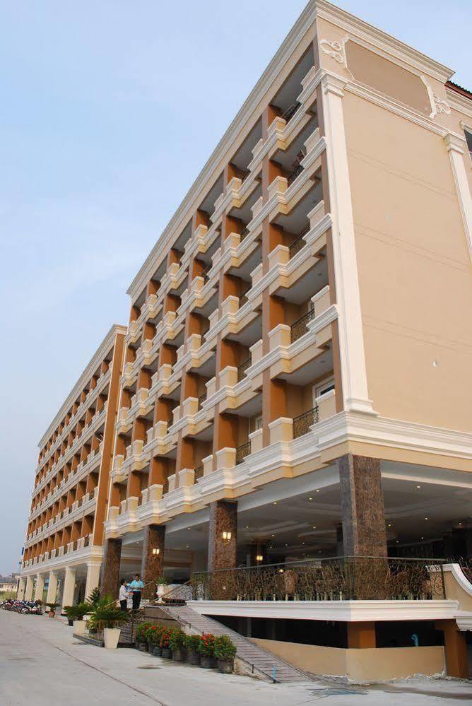 Lk Grand Living Place 4*