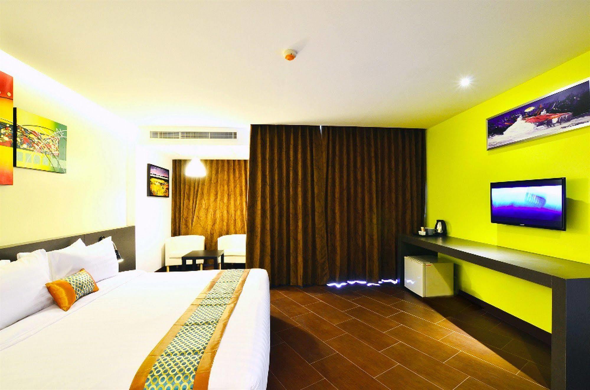 Lakkhana Poolside Resort Pattaya