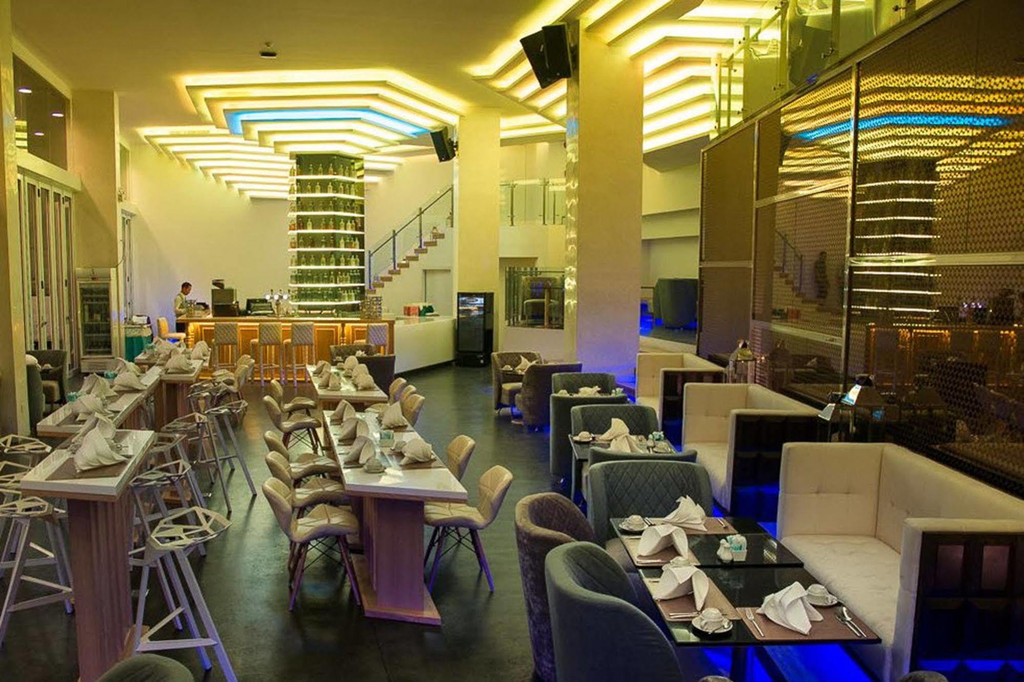 โรงแรม Mood 3*