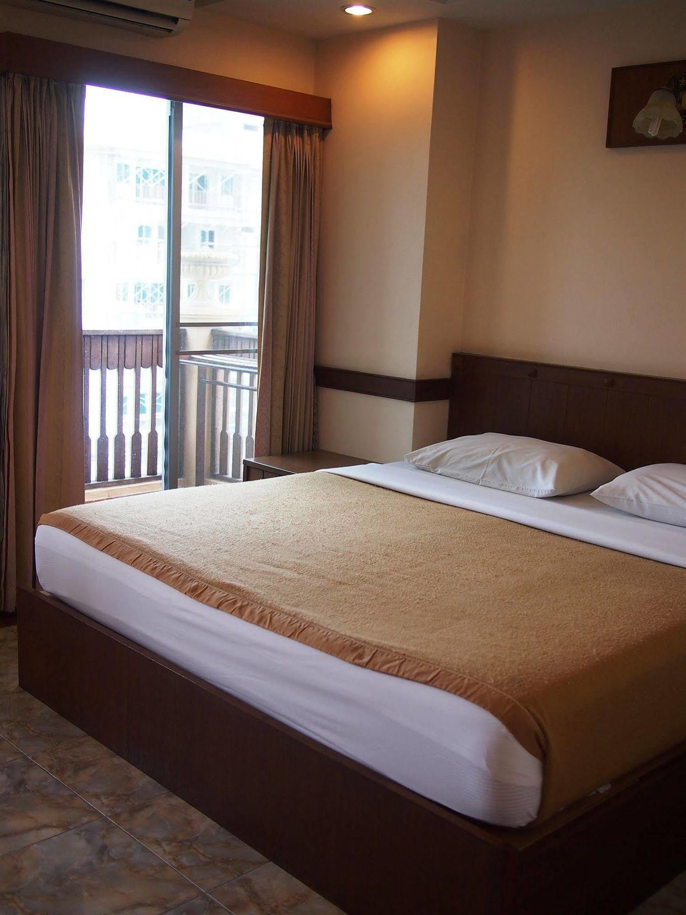 Navin Mansion 3 Apartment *