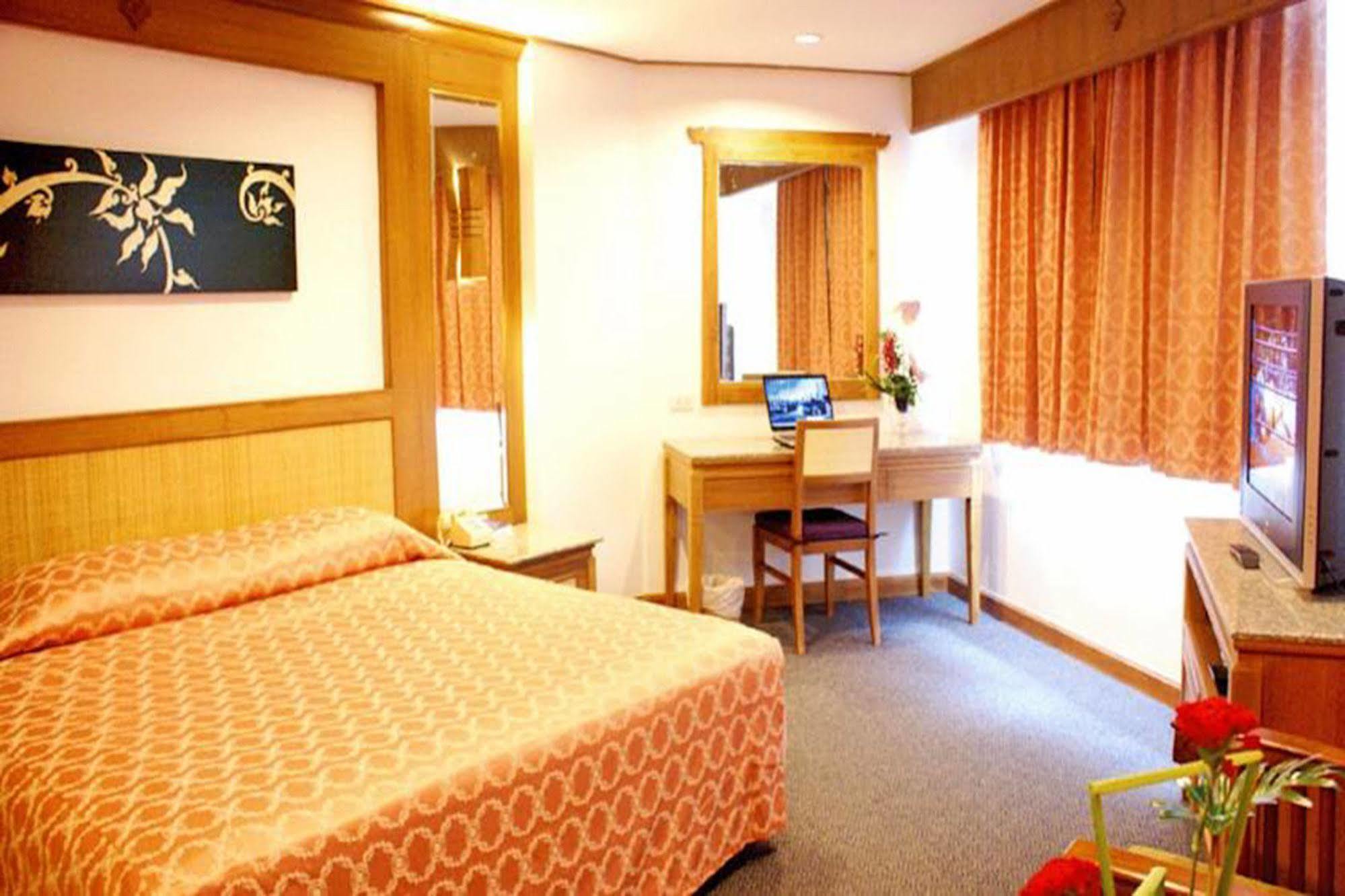 Royal Twins Palace 4*