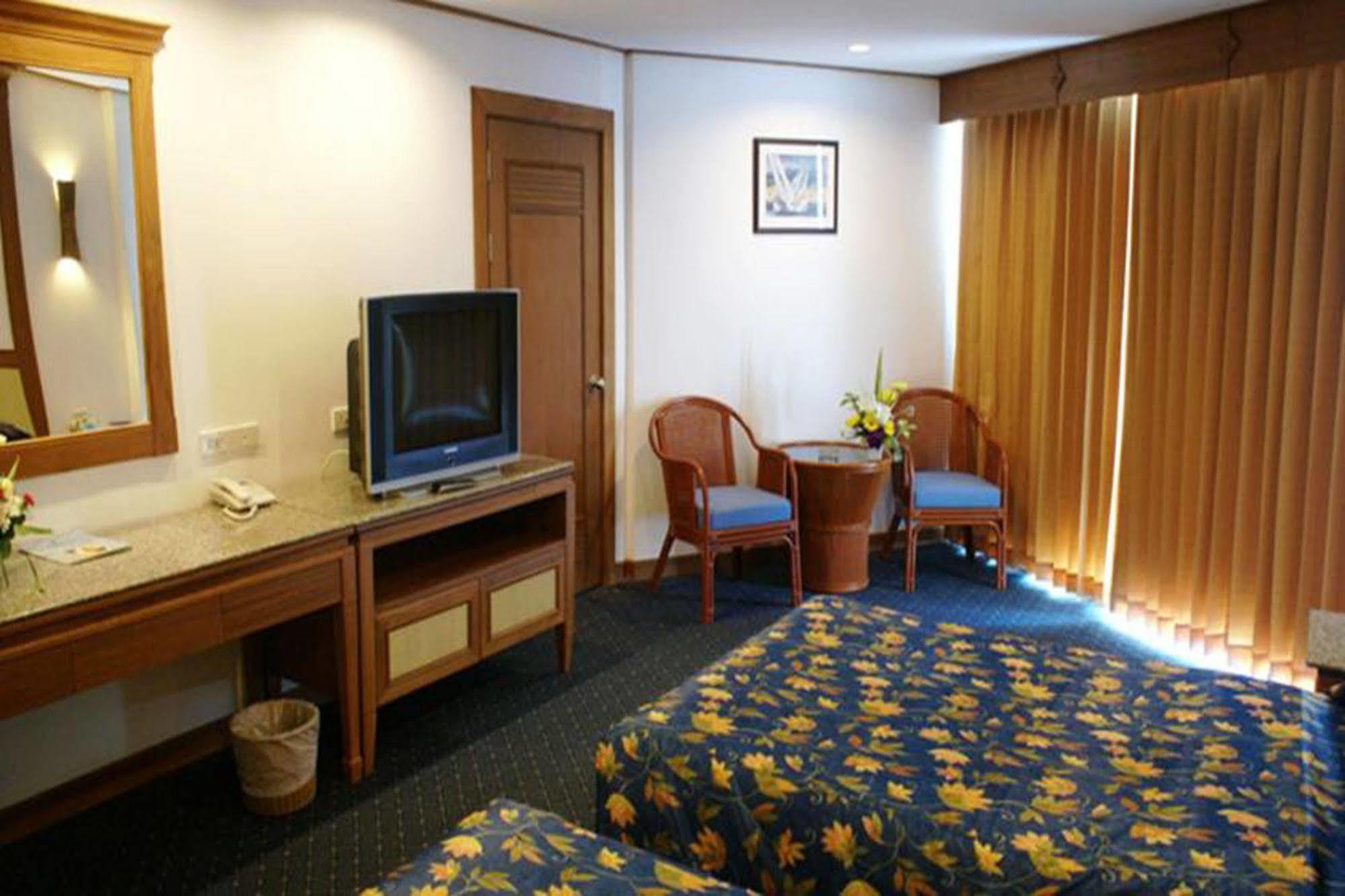 Royal Twins Palace Hotel 4*