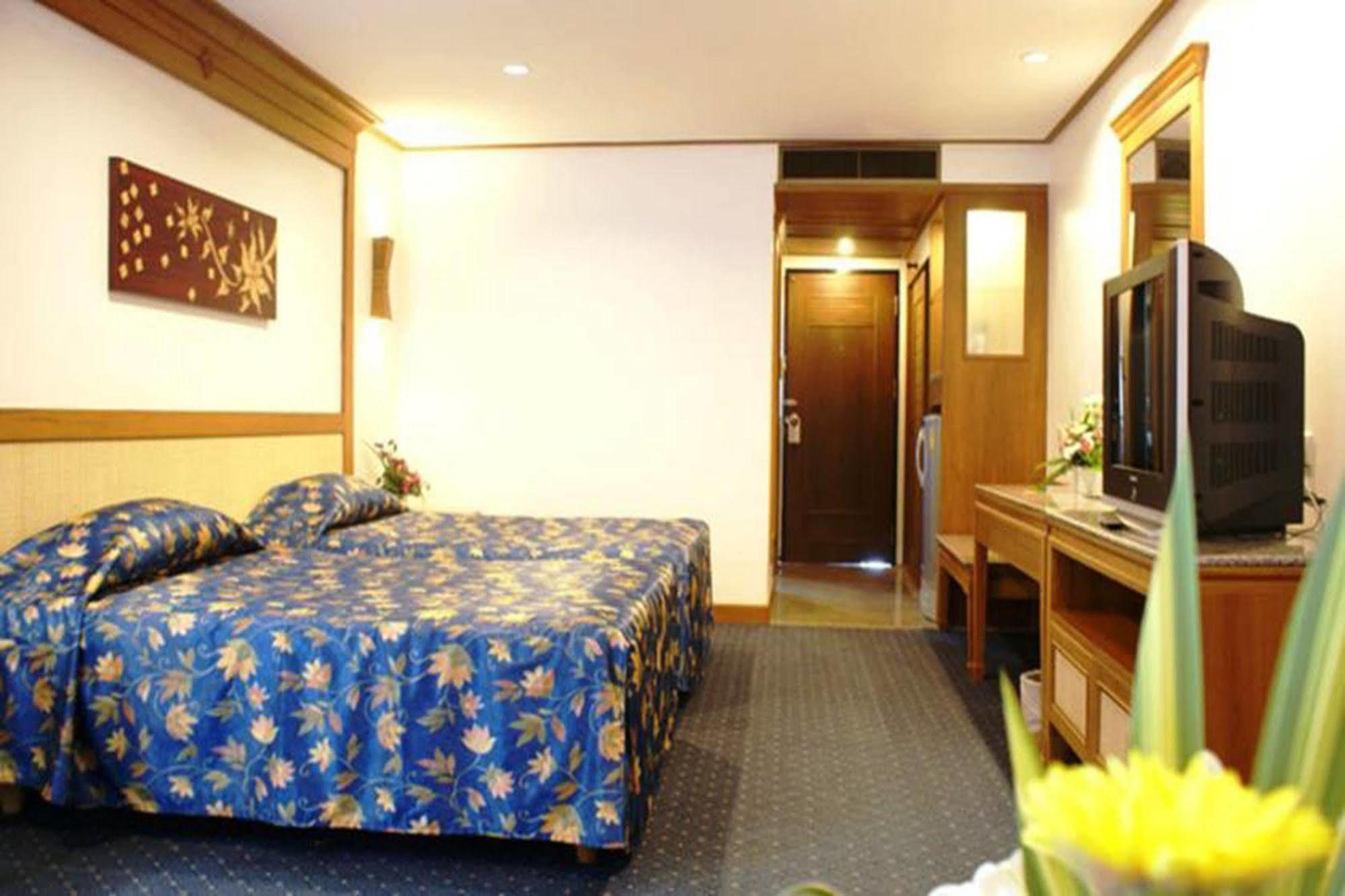 Royal Twins Palace Hotel 4*