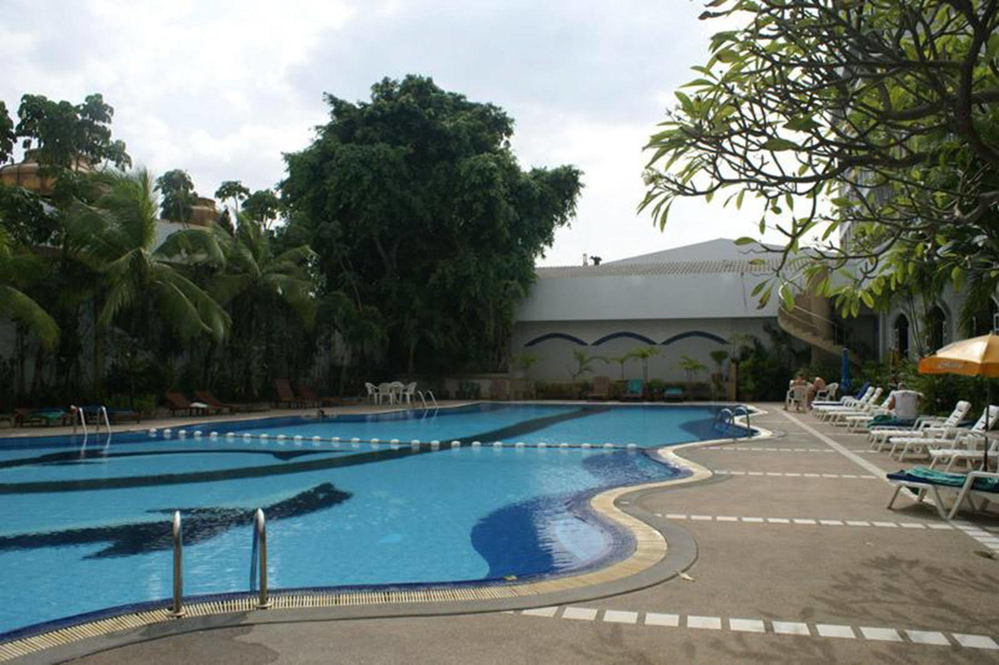 Royal Twins Palace 4*