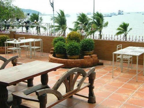 The Red Balcony Pensão Pattaya