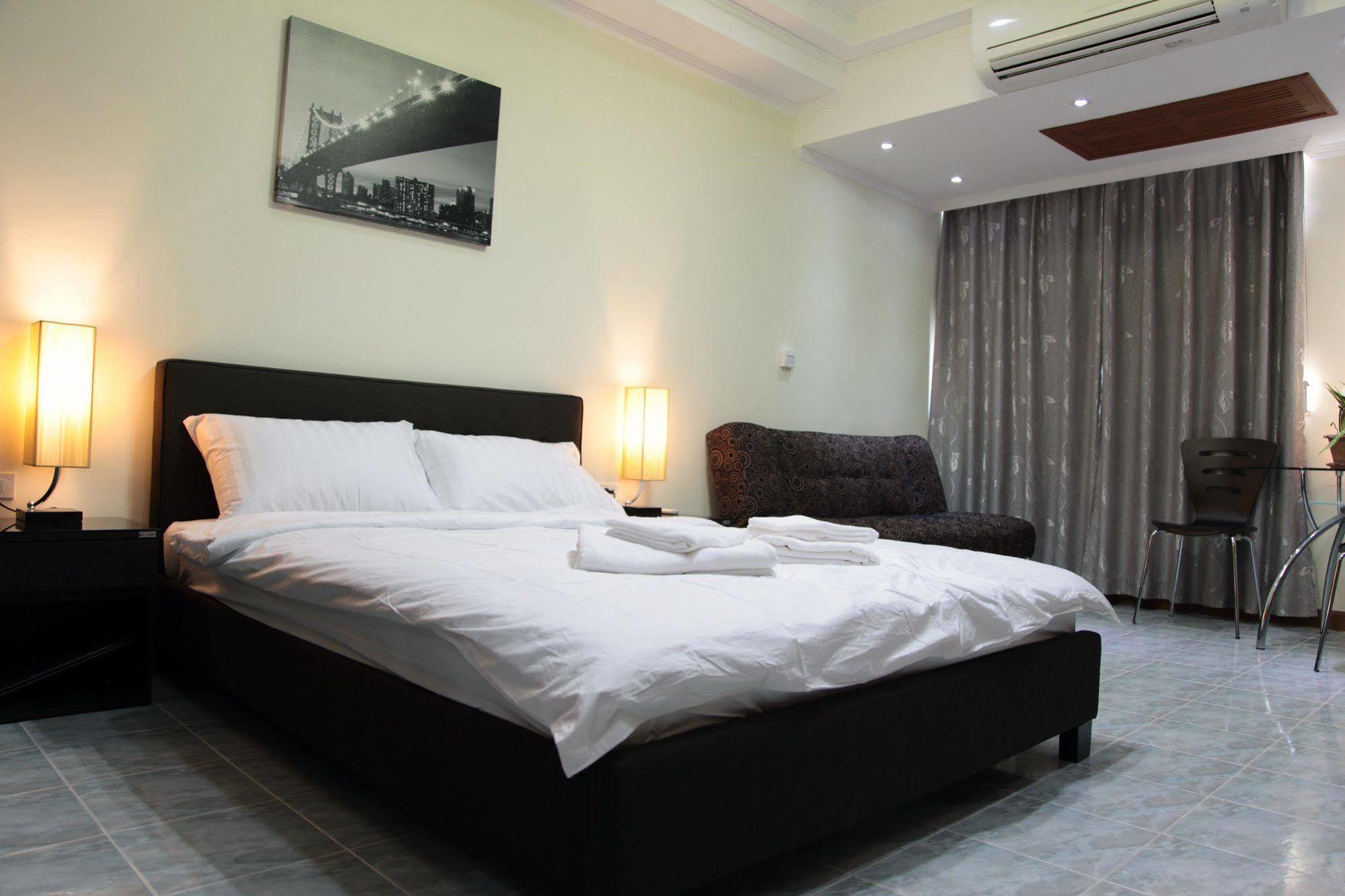 Thepthip Artdeco Studio Apartment *