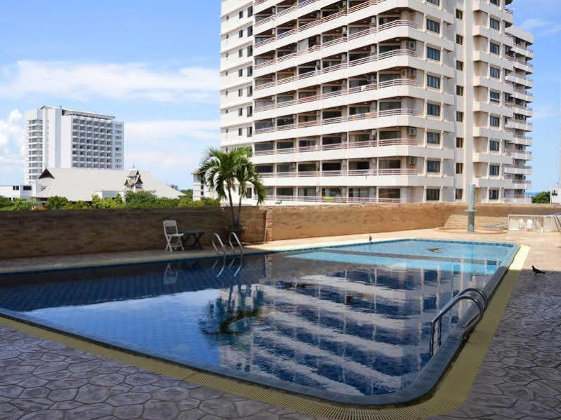 Thepthip Artdeco Studio Apartment *