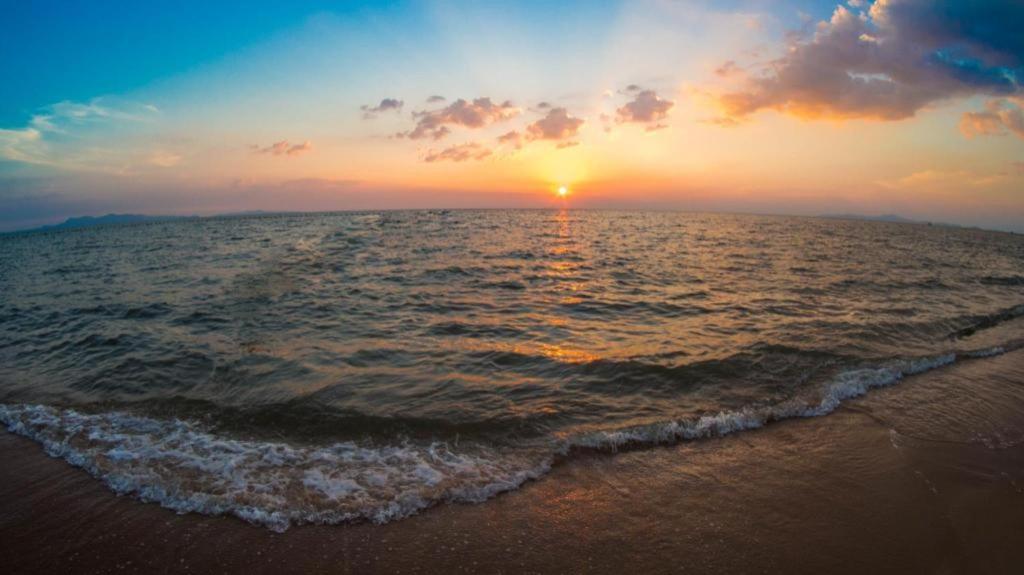 Resort Lotusland Pattaya