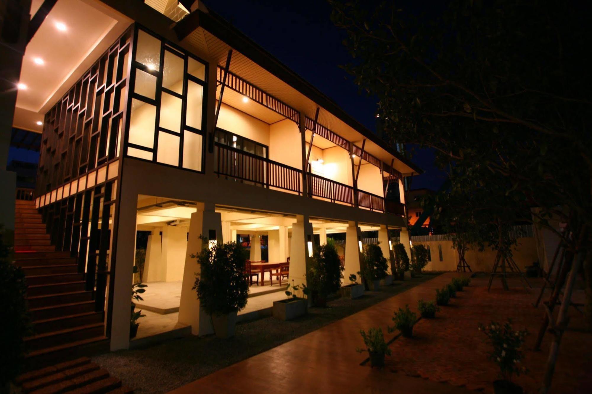 Lotusland 3* Pattaya