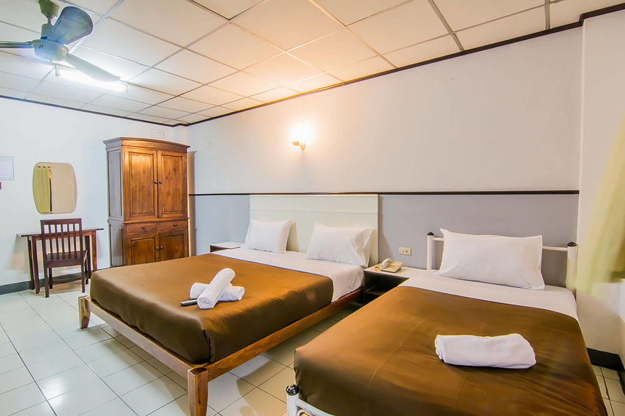 Sutus Court 3 Hotel 3*