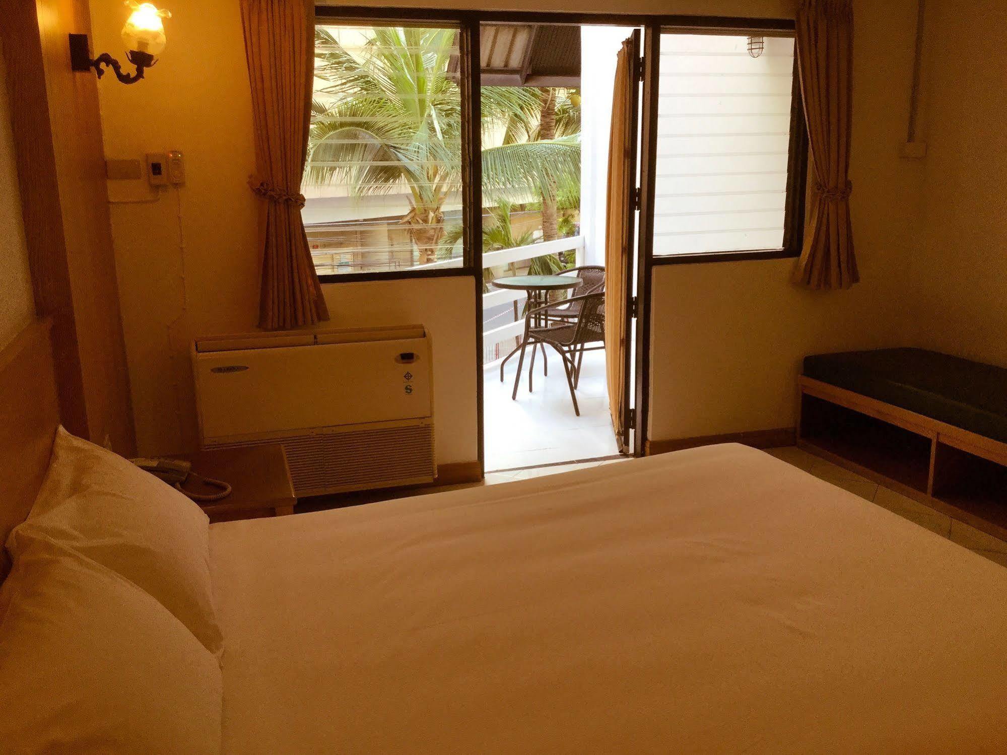At Nine Hotel 2*