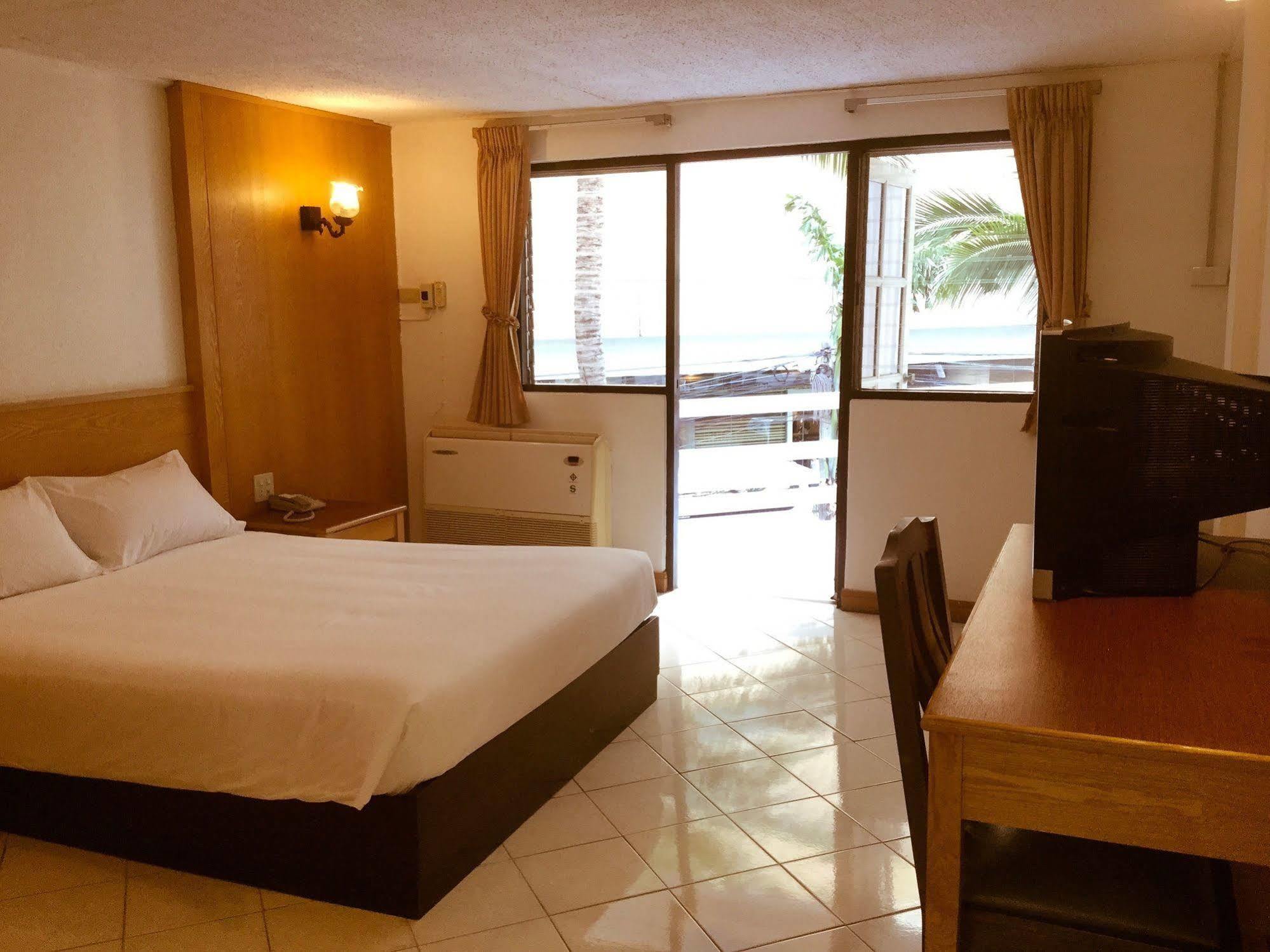 Hotel At Nine 2*