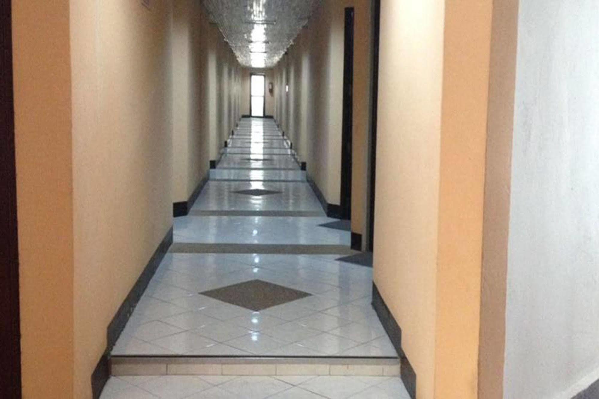 Hotel At Nine