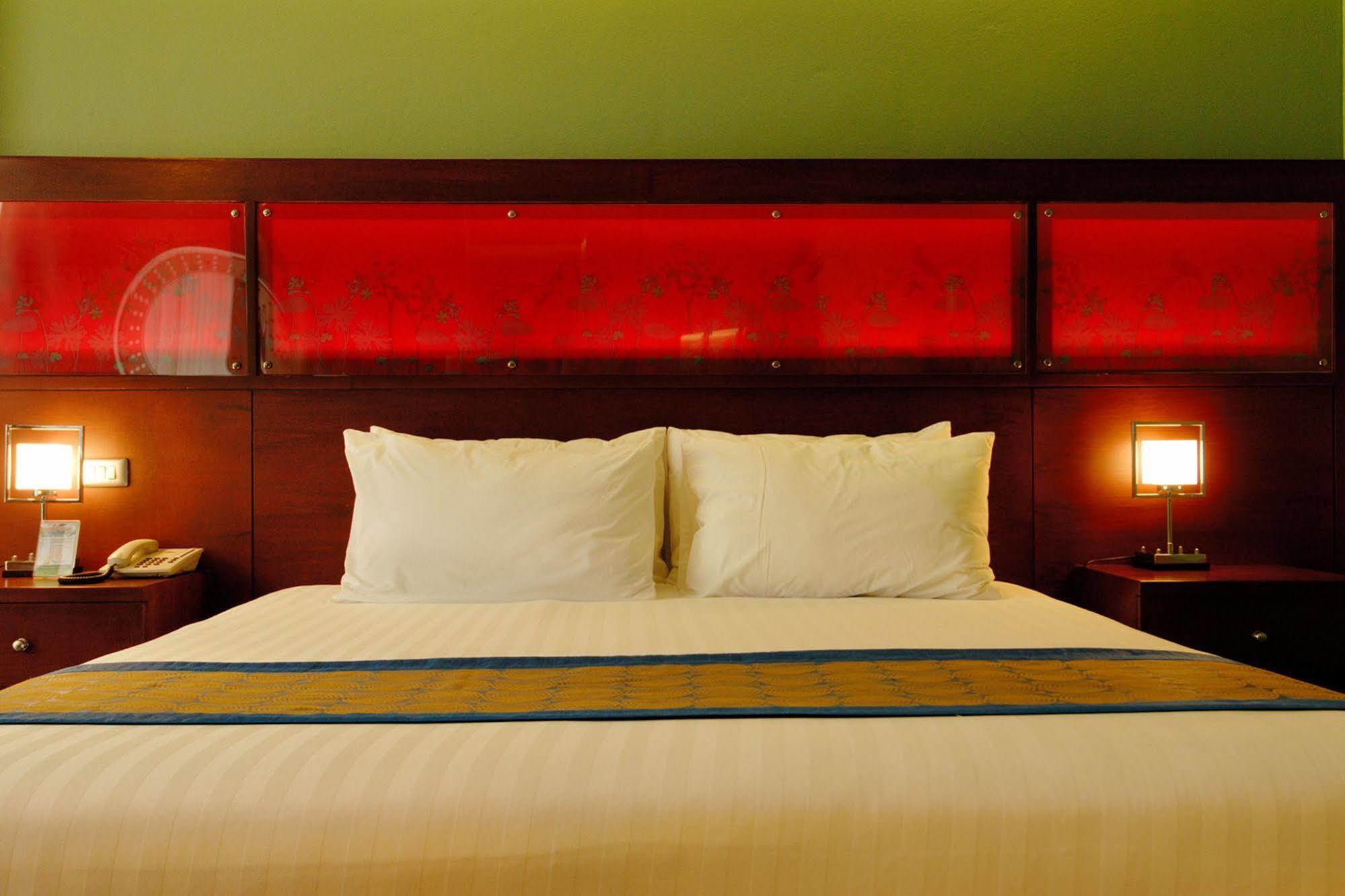 Long Beach Plus Hotel 4*