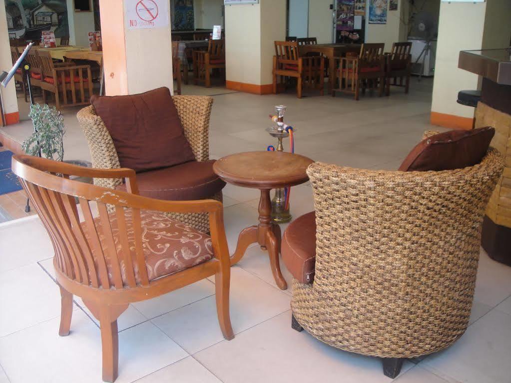Malee And Restaurant Albergue *
