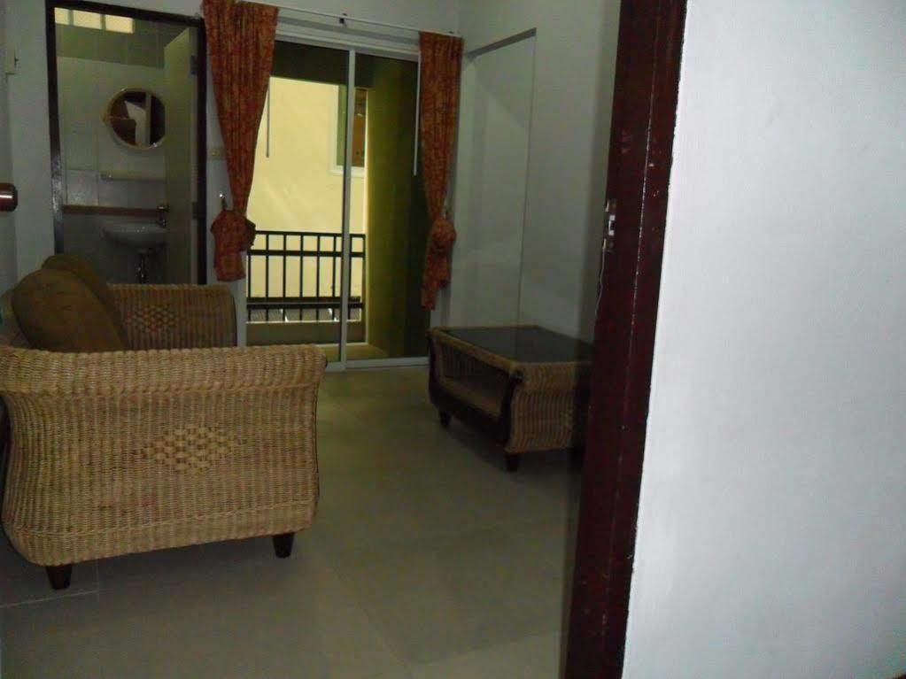 Hostel Malee And Restaurant Pattaya