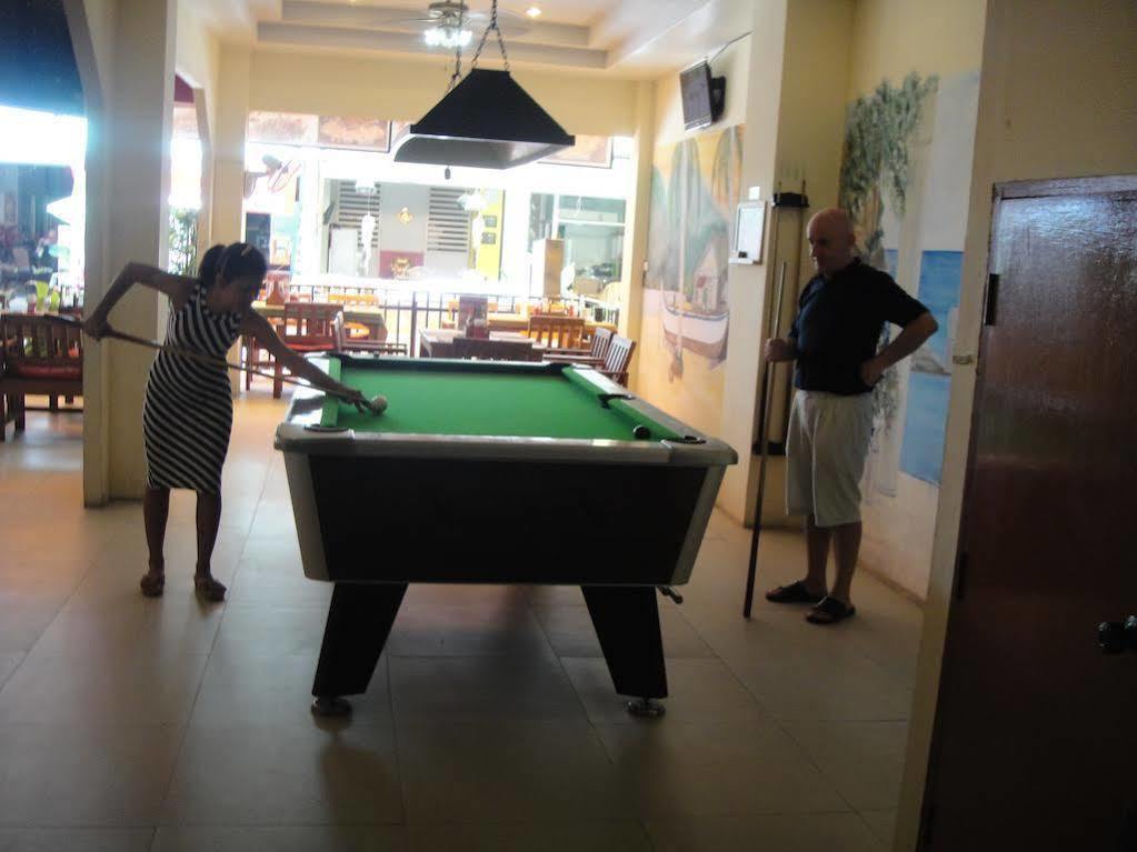 Malee And Restaurant Hostel *