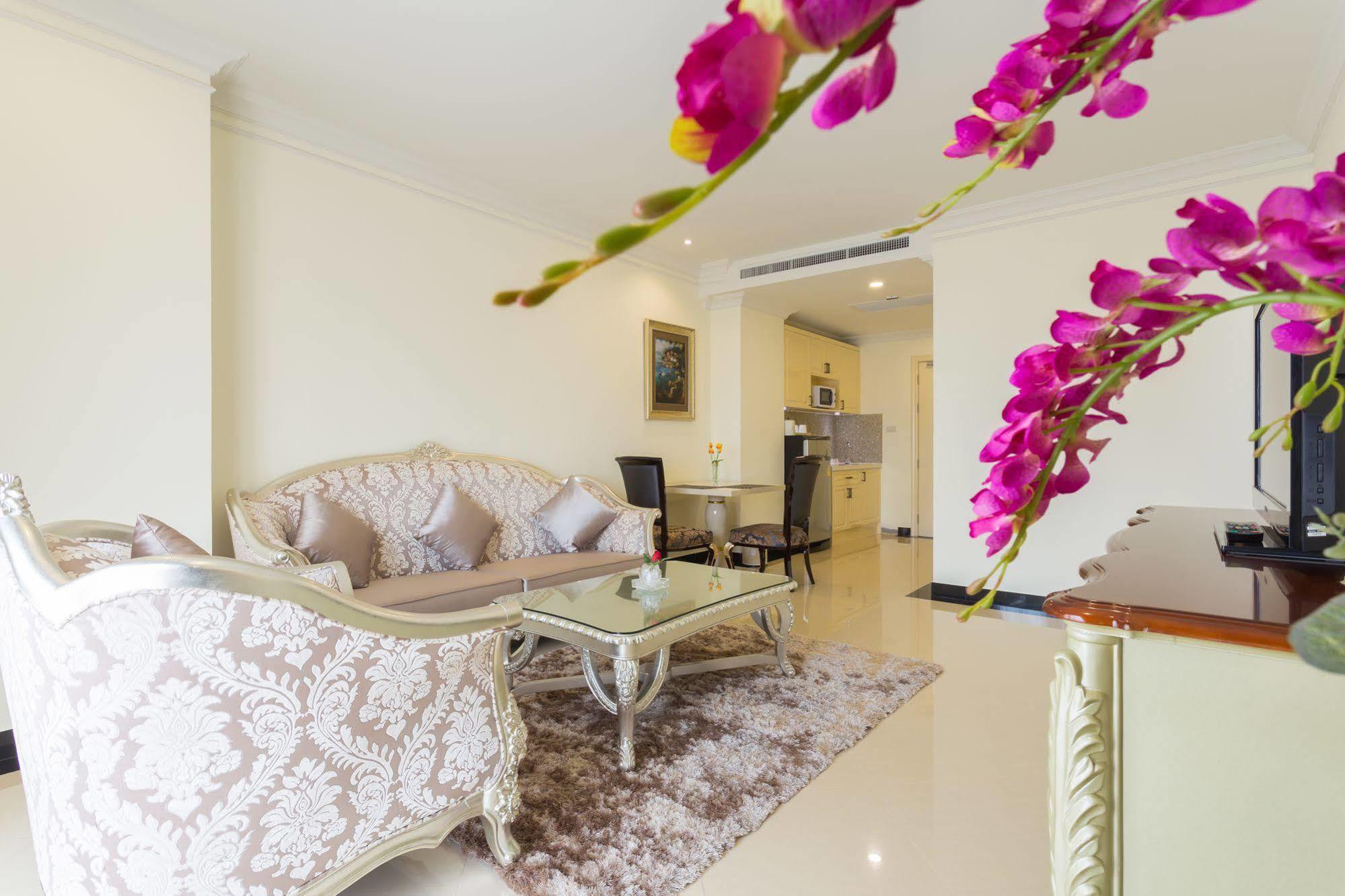 Crystal Hotel 5*