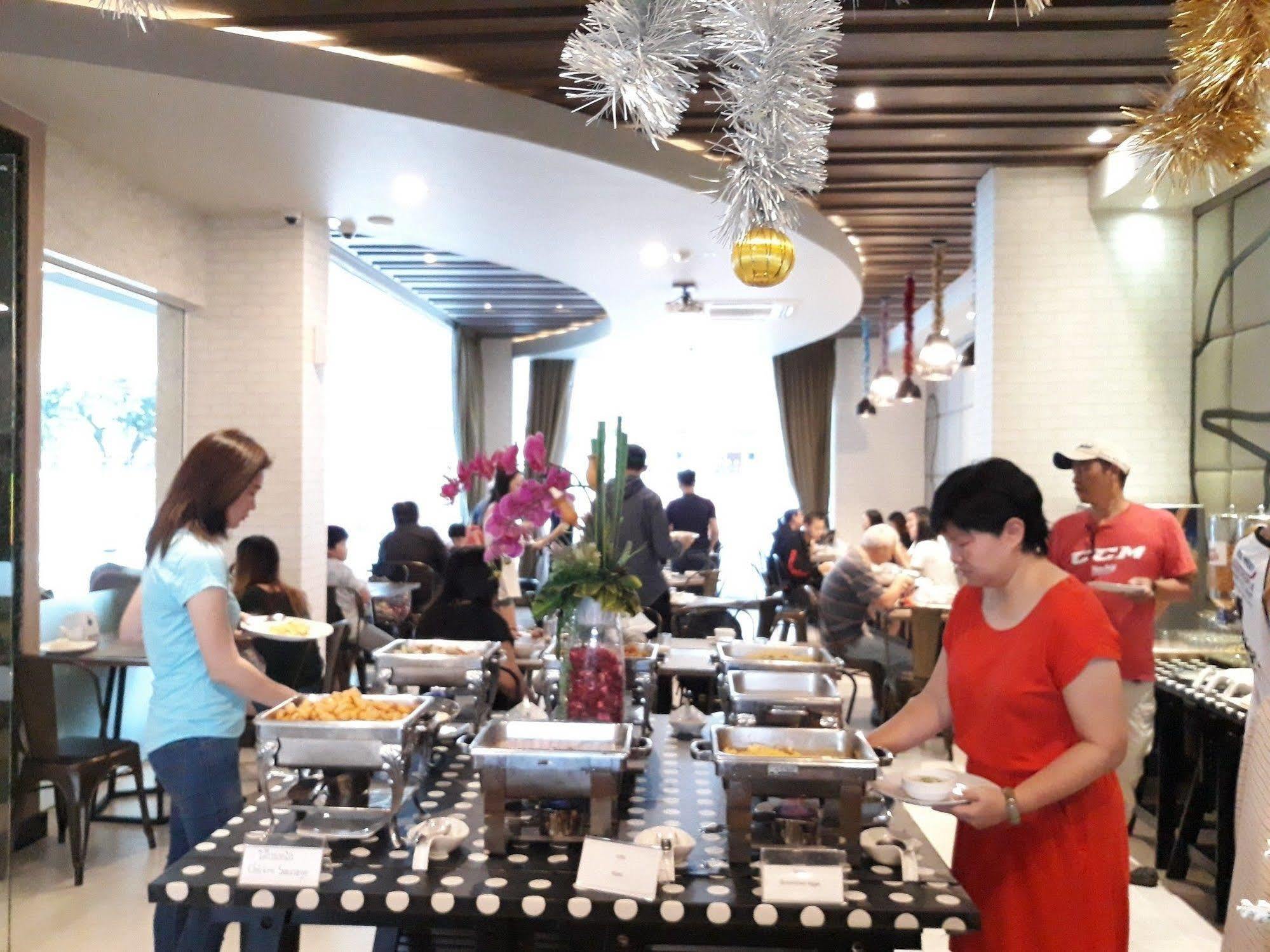 Hotel Levana Pattaya Hotel - Sha Extra Plus